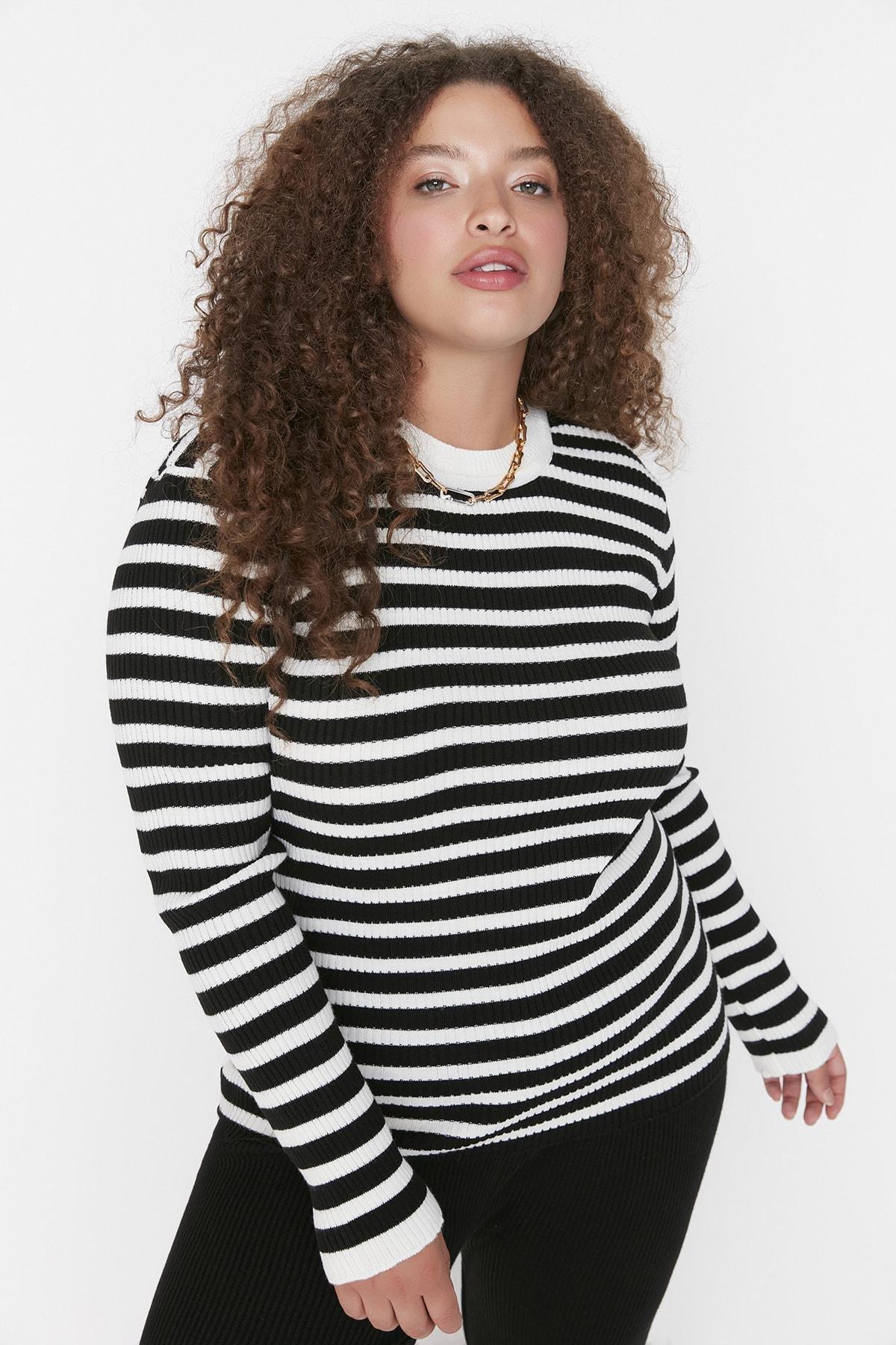 Black Crew Neck Plus Size Sweater, , large image number 1