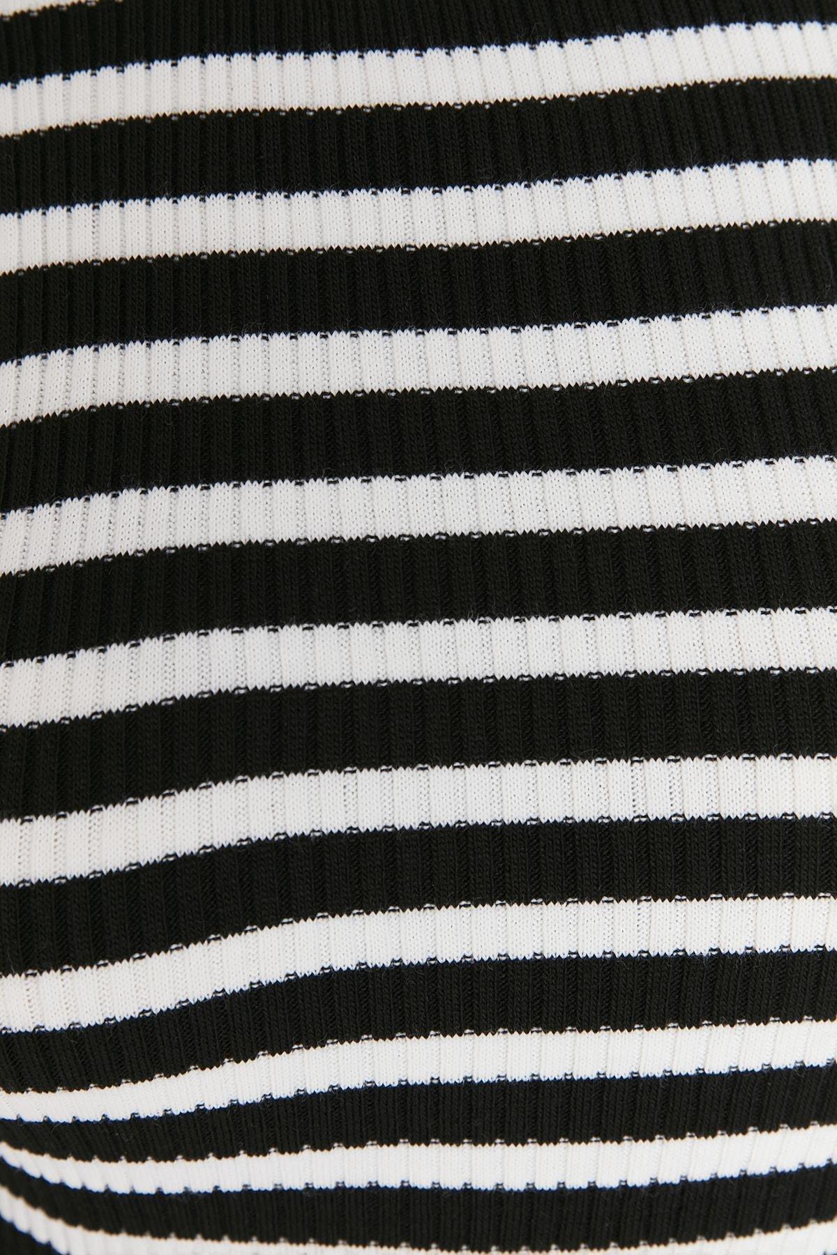 Black Crew Neck Plus Size Sweater, , large image number 3