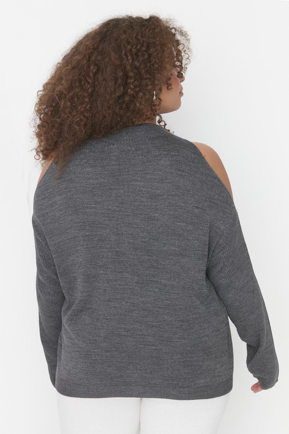 Gray Relaxed Plus Size Sweater, , large image number 4