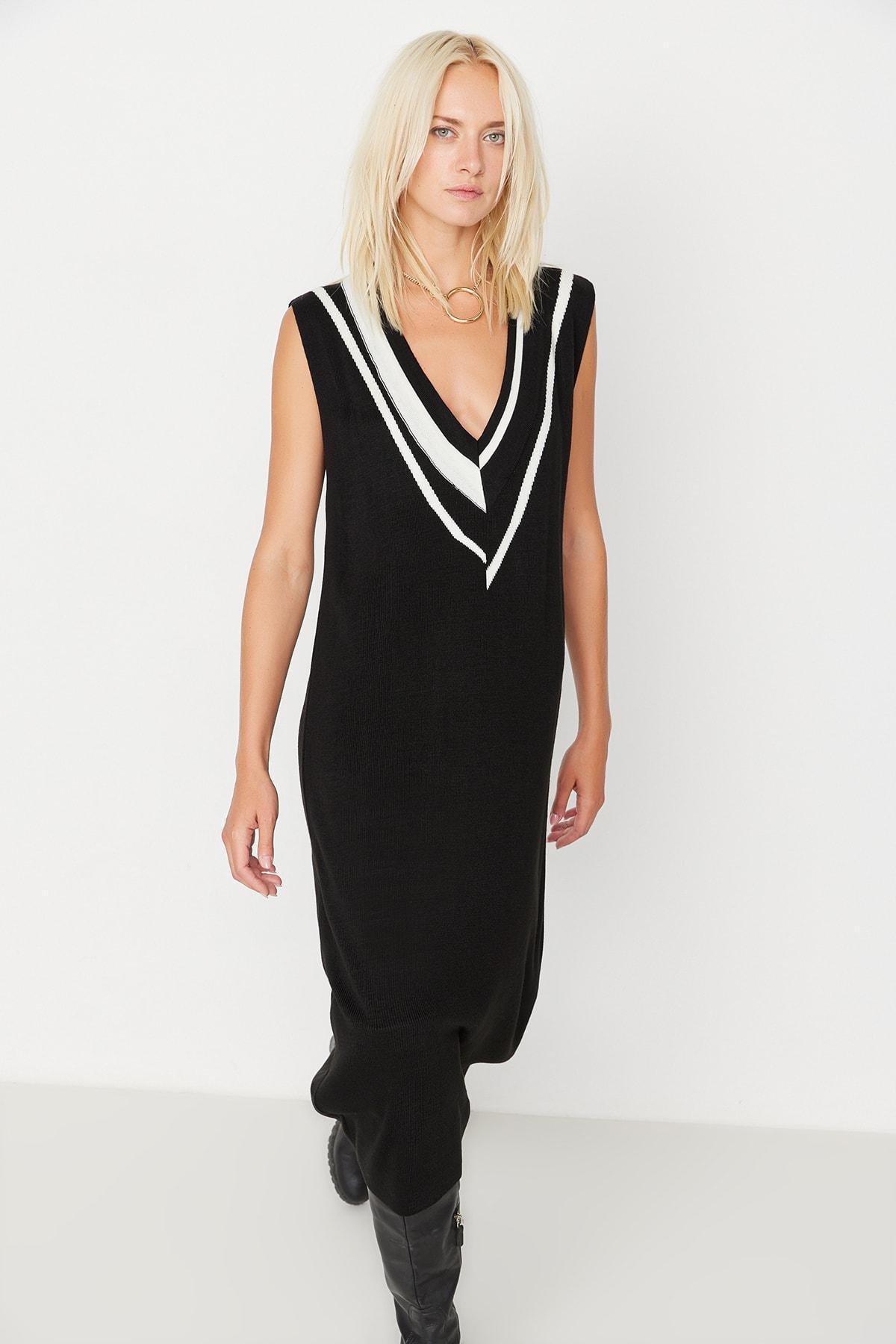 Black V- Neck Shift Dress, Black, large image number 1