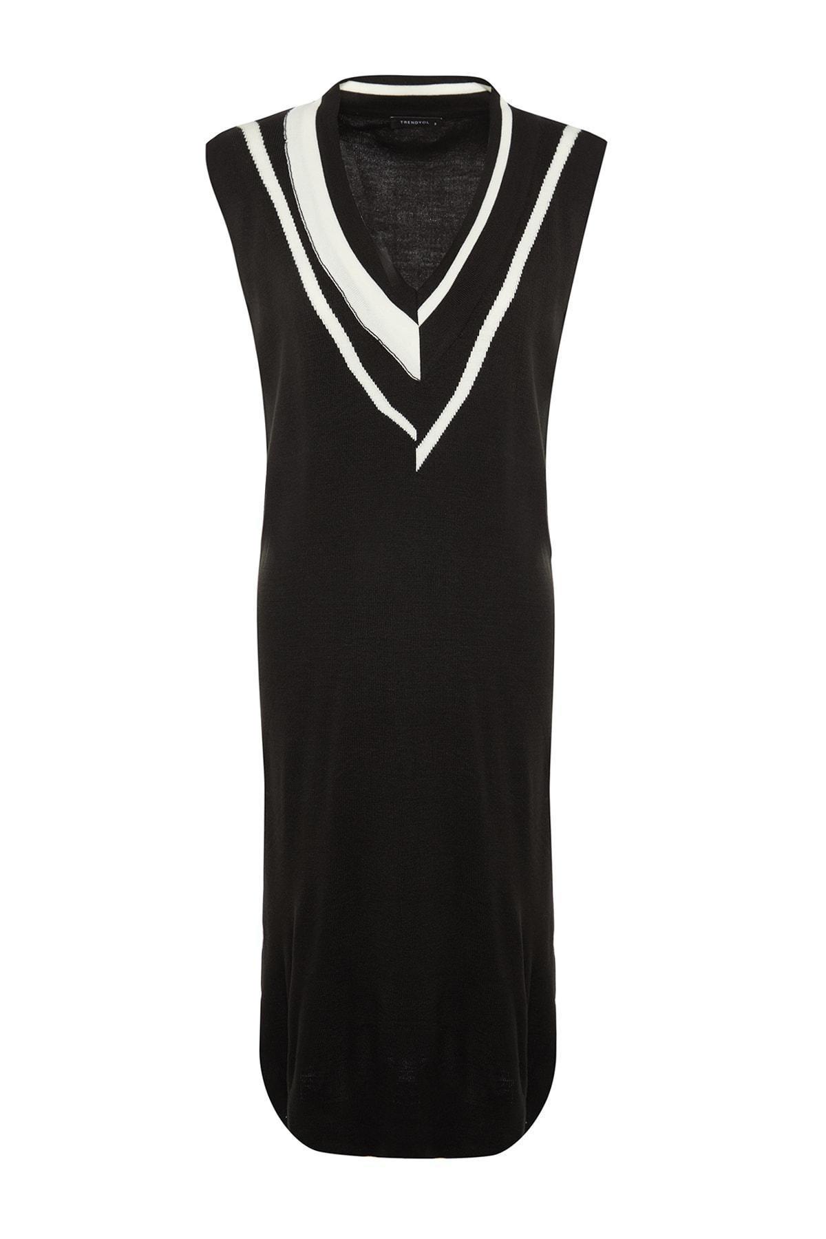 Black V- Neck Shift Dress, Black, large image number 7