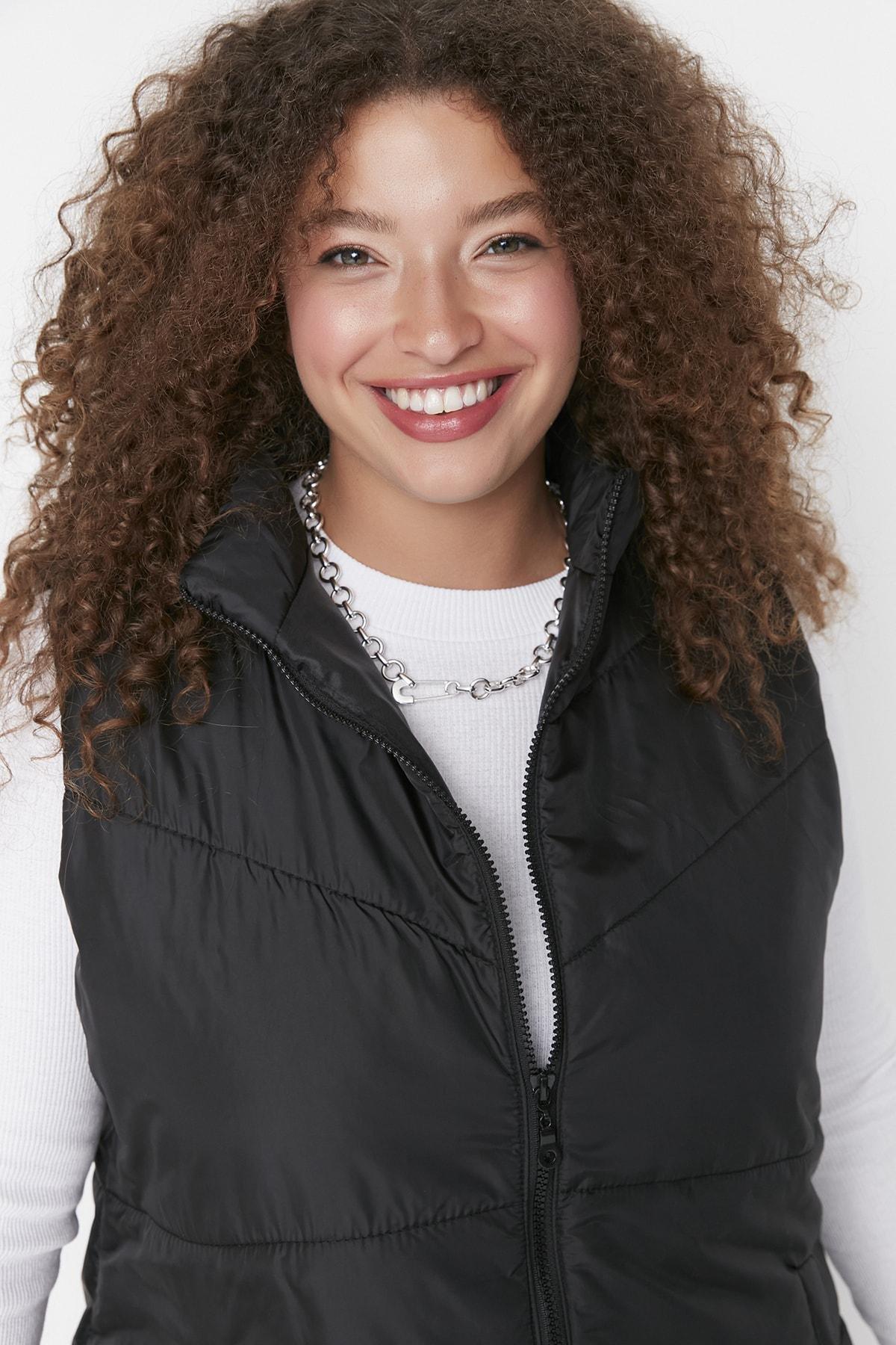 Black Puffer Plus Size Vest, , large image number 2