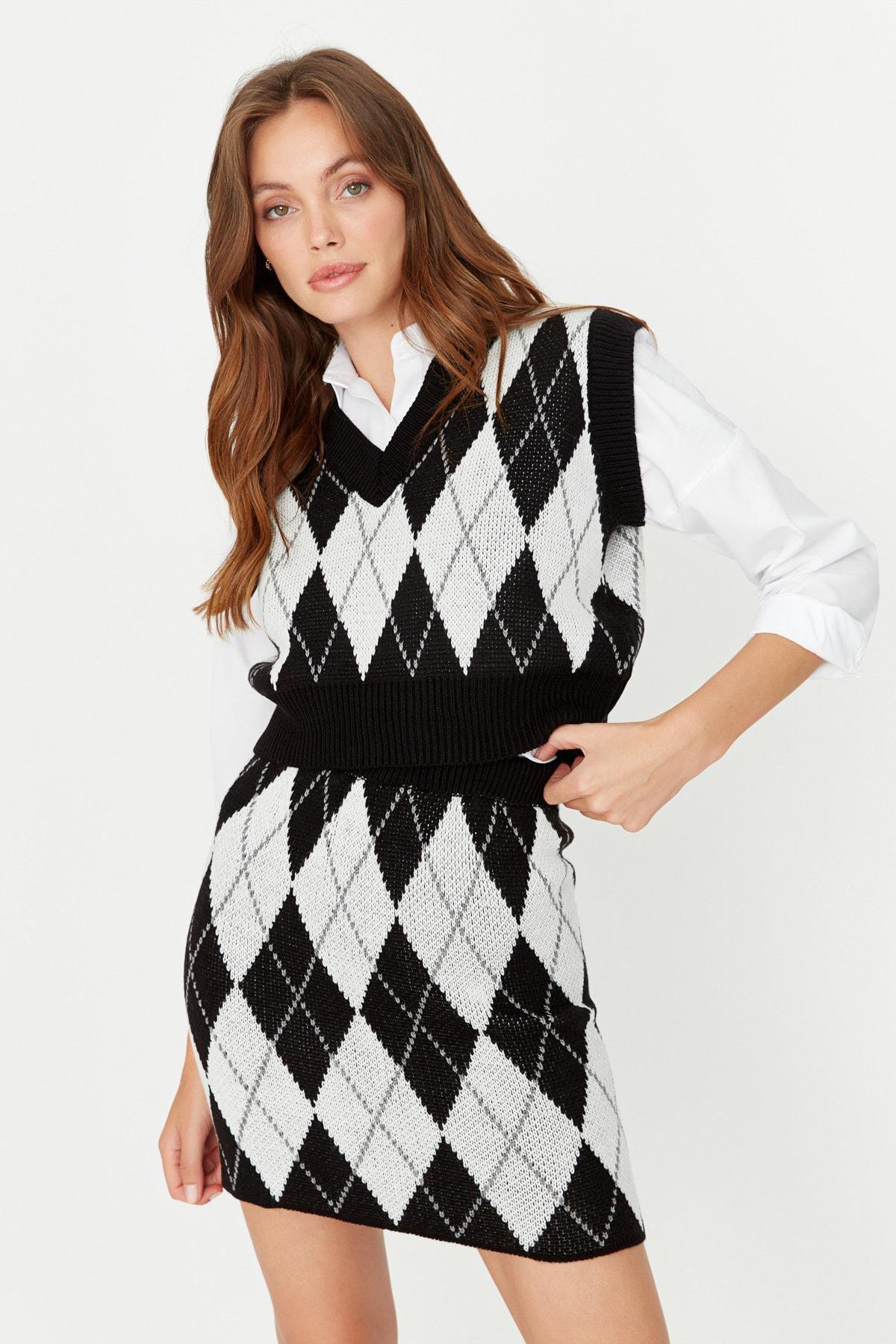 Black V-Neck Co-Ord Set, , large image number 0