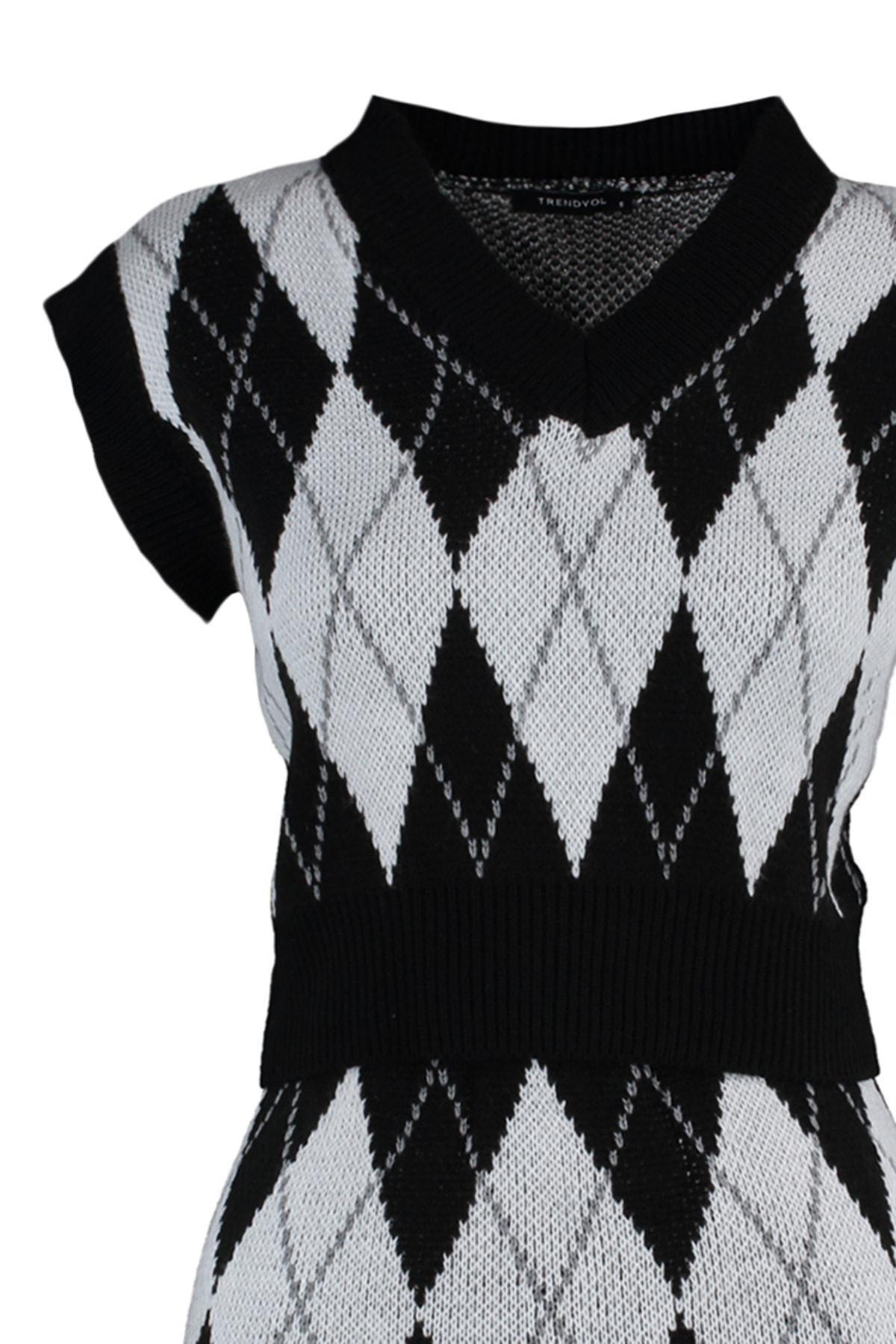 Black V-Neck Co-Ord Set, , large image number 6