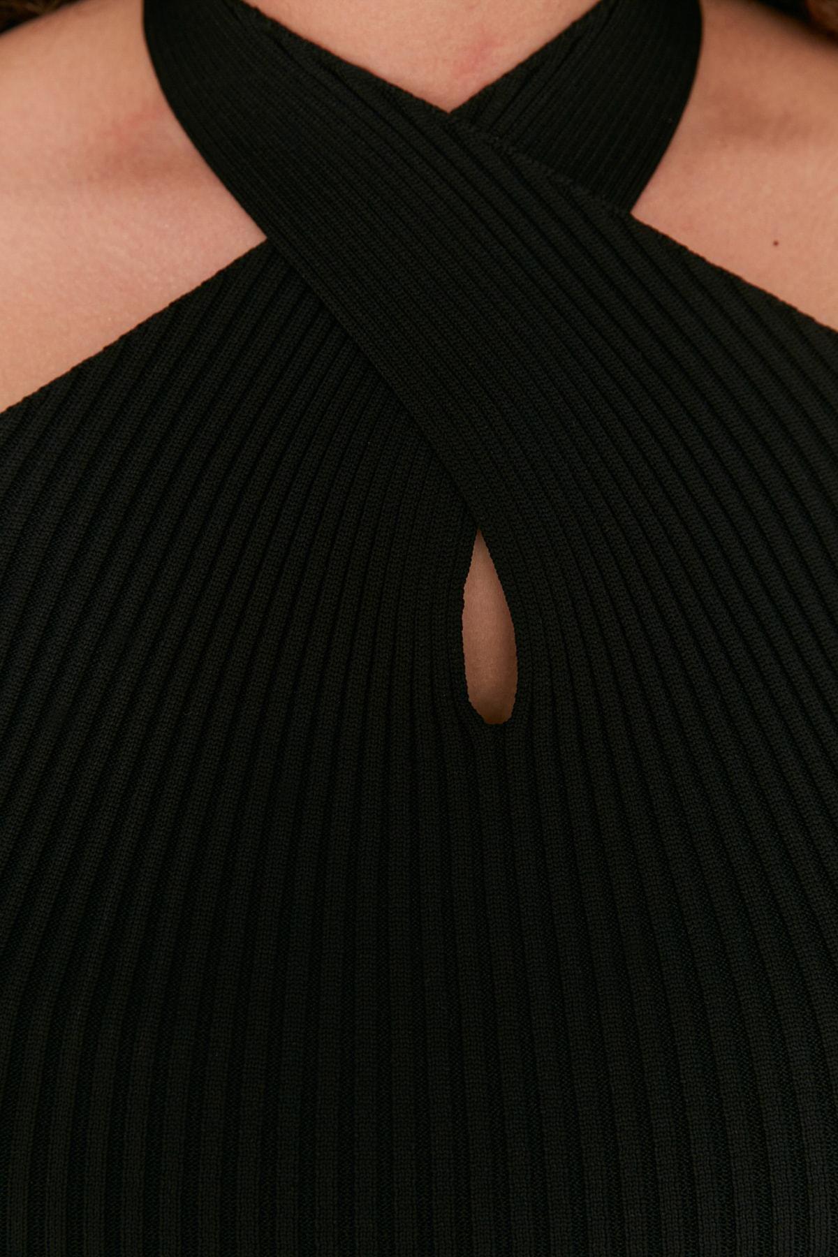 Black Fitted Plus Size Sweater, , large image number 4