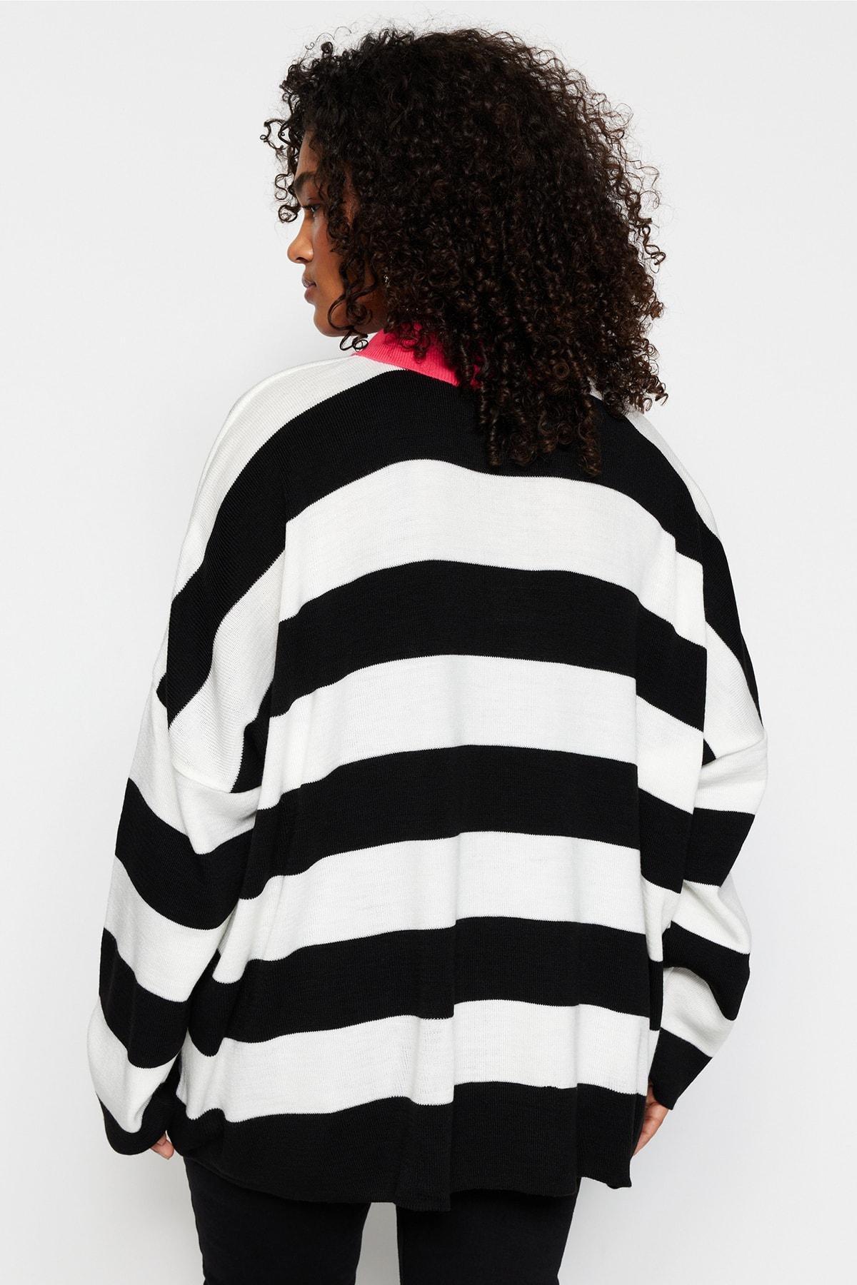 Trendyol - Pink Relaxed Striped Plus Size Sweater