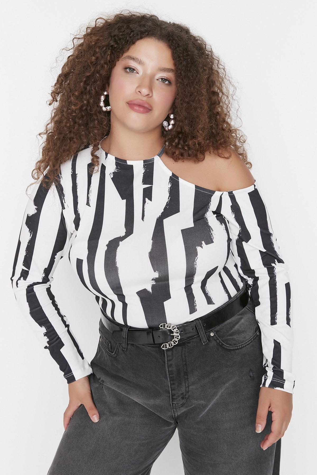 Black Crew Neck Plus Size Blouse, , large image number 0