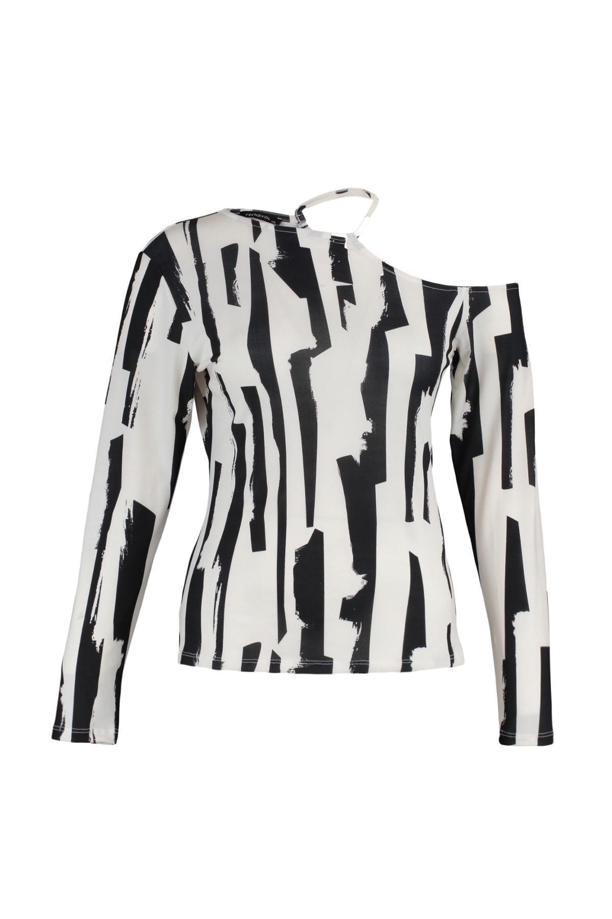 Black Crew Neck Plus Size Blouse, , large image number 5