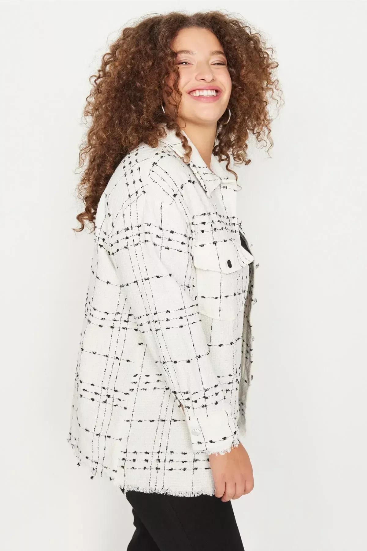 قميص بياقة ونقش مربعات للمقاسات الكبيرة، أبيض, White, large image number 2