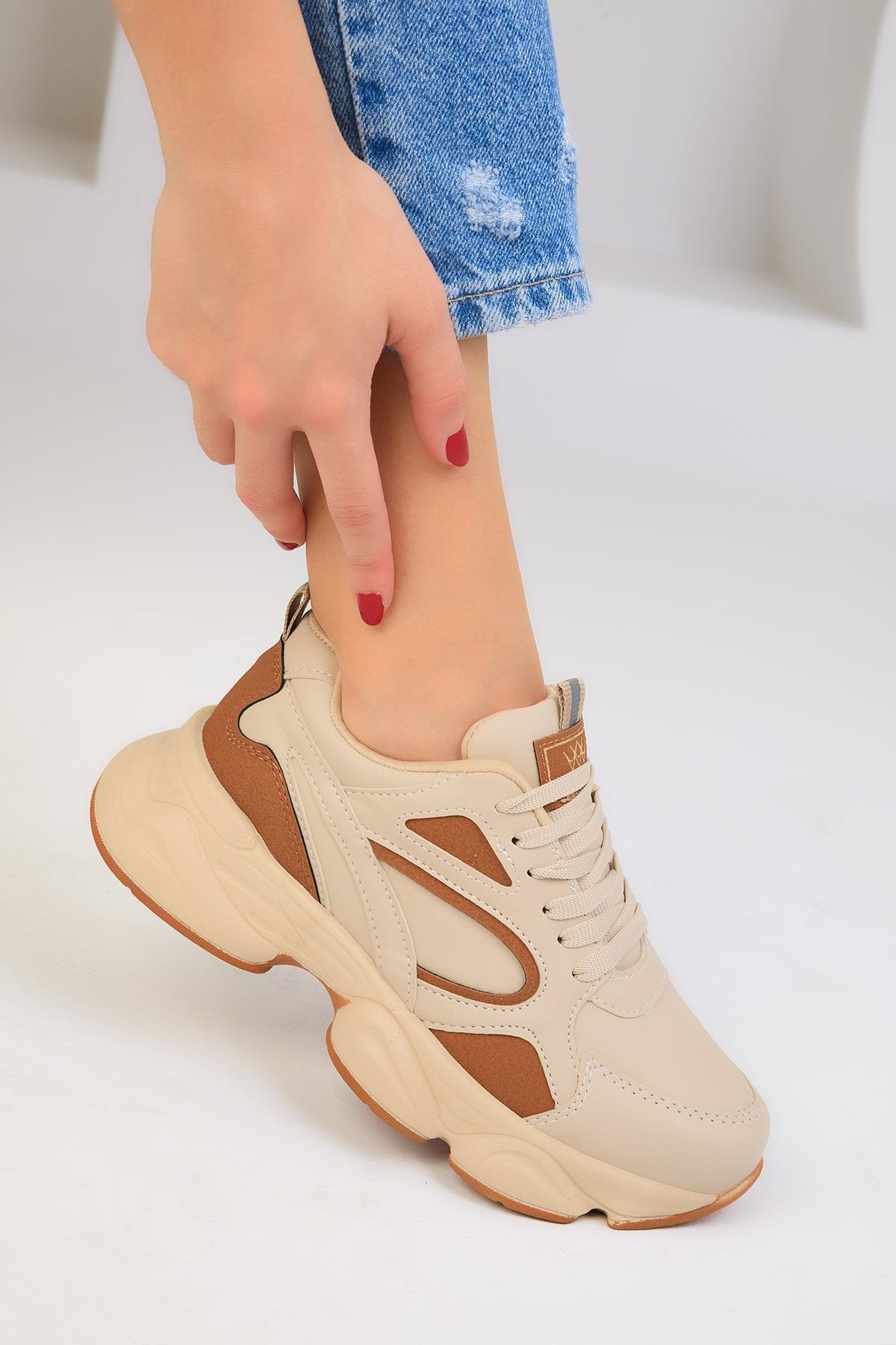 SOHO - Beige Lace-Up Sneakers