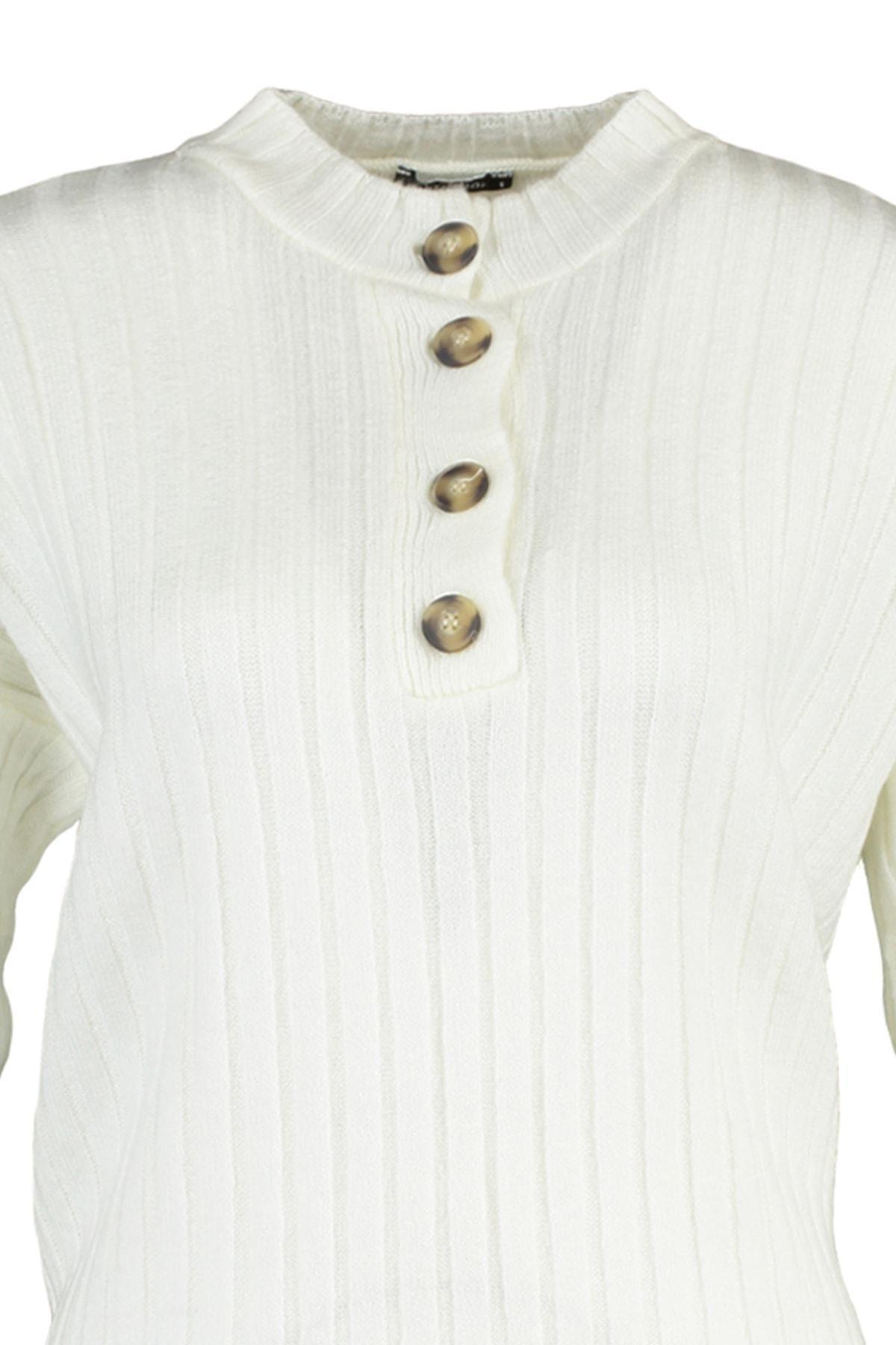 Trendyol - Ecru Standing Collar Sweater