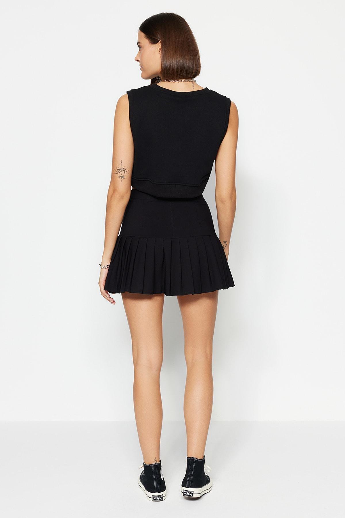 Trendyol - Black Pleated A-Line Mini Skirt