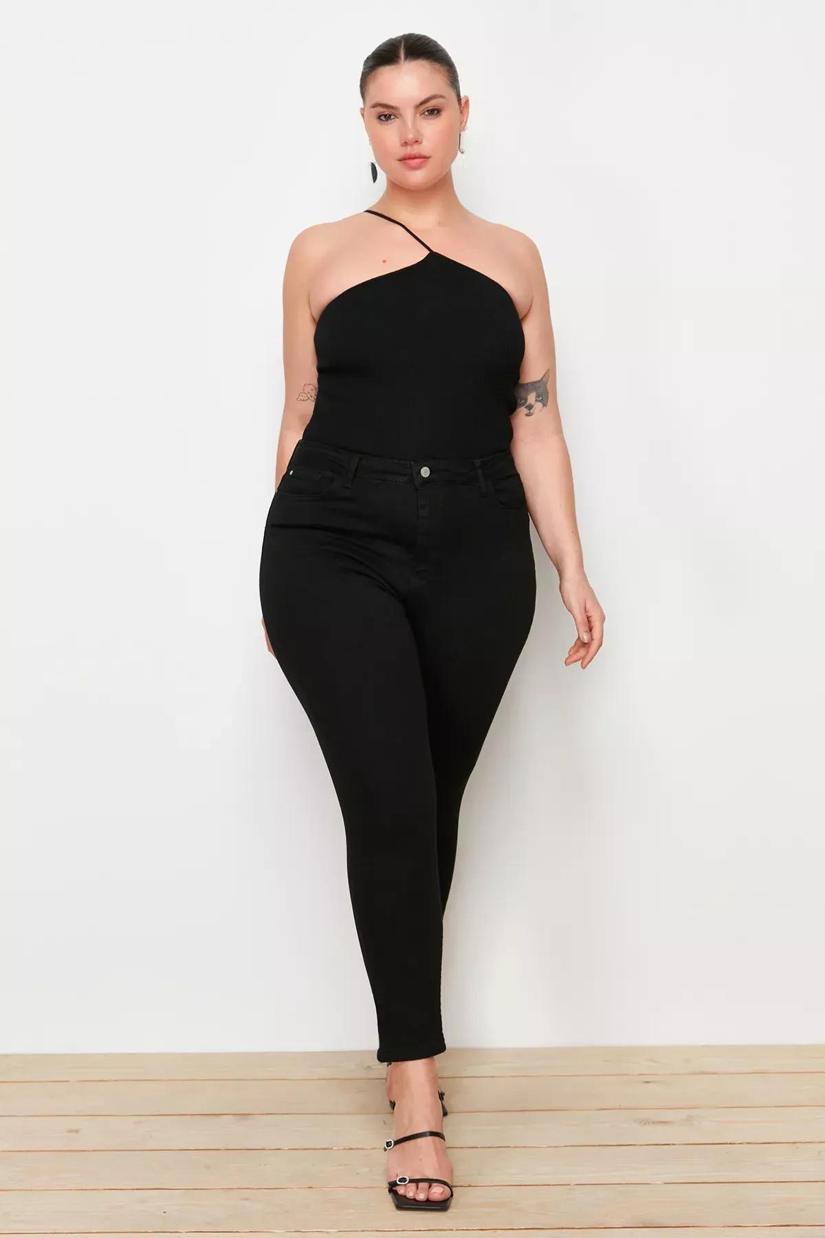 جينز بقصة سكيني فت وخصر مرتفع للمقاسات الكبيرة، أسود, Black, large image number 0