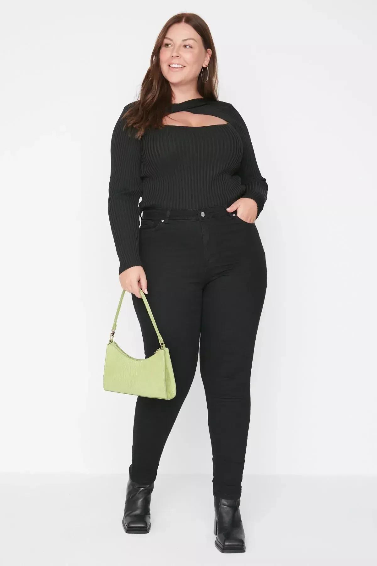 جينز بقصة سكيني فت وخصر مرتفع للمقاسات الكبيرة، أسود, Black, large image number 6