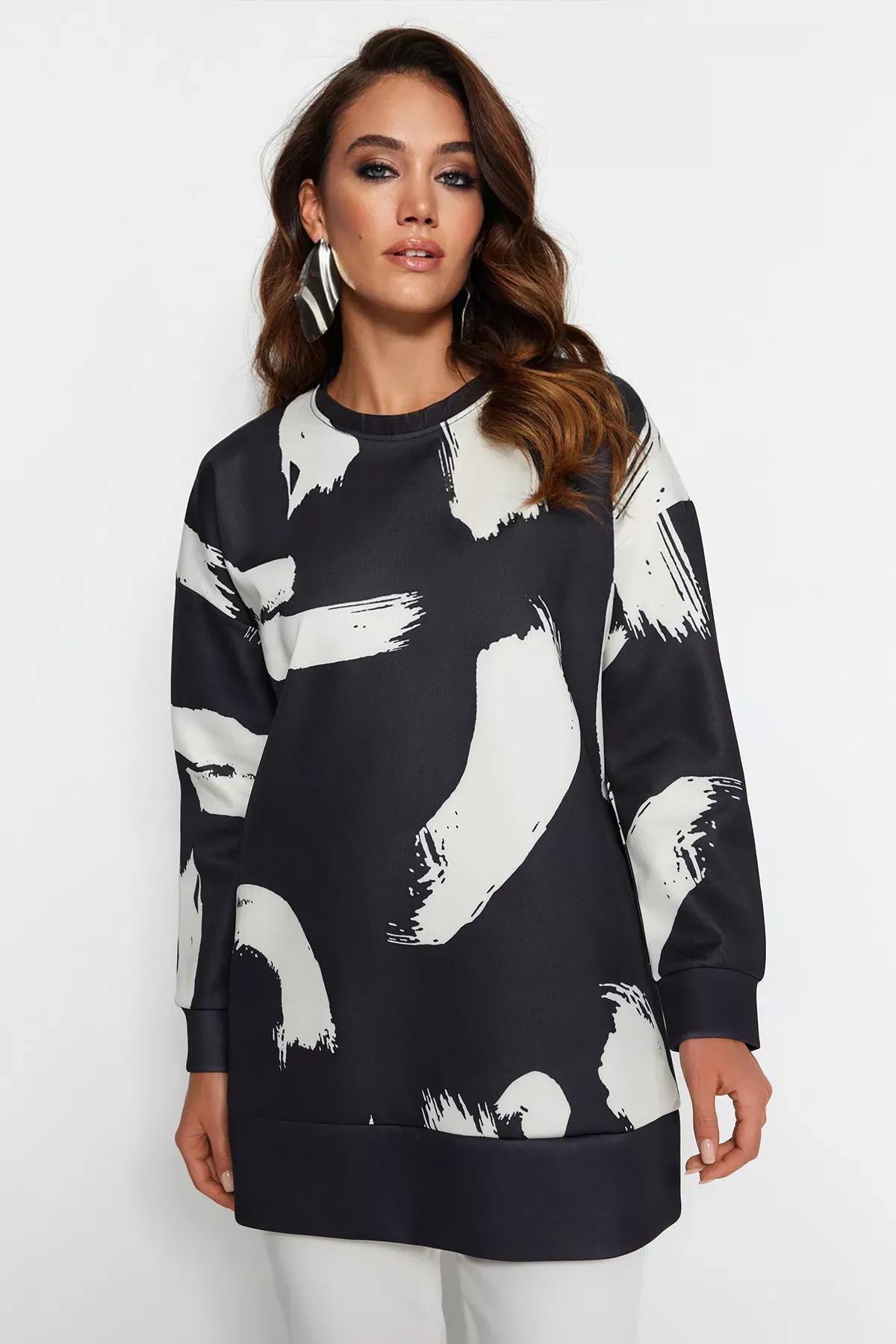 Black Graphic Sweatshirt, Black, large image number 1