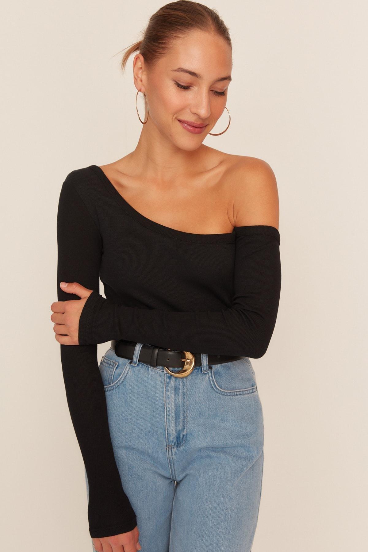 Black Fitted Blouse, , large image number 1