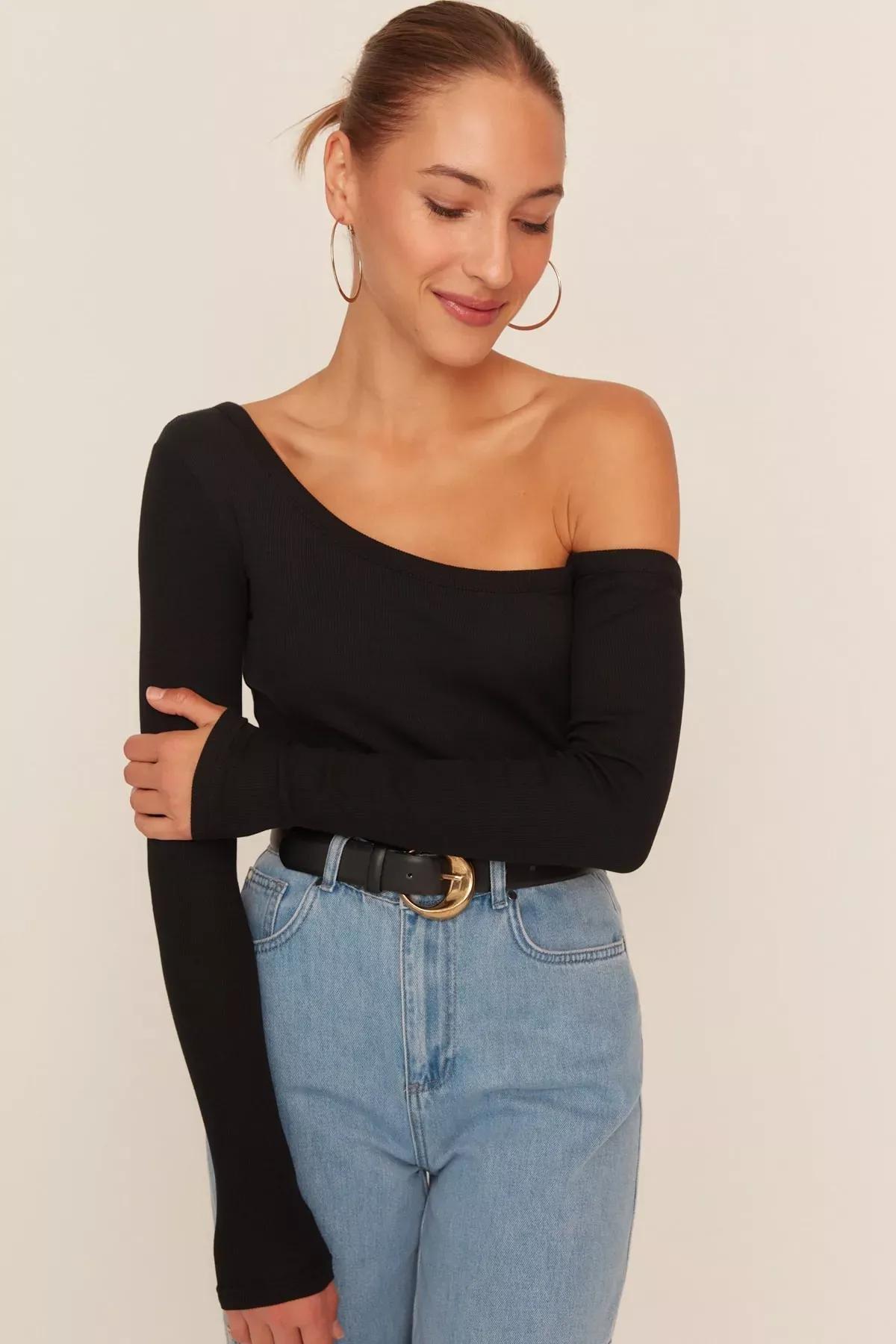 Black Fitted Blouse, , large image number 1