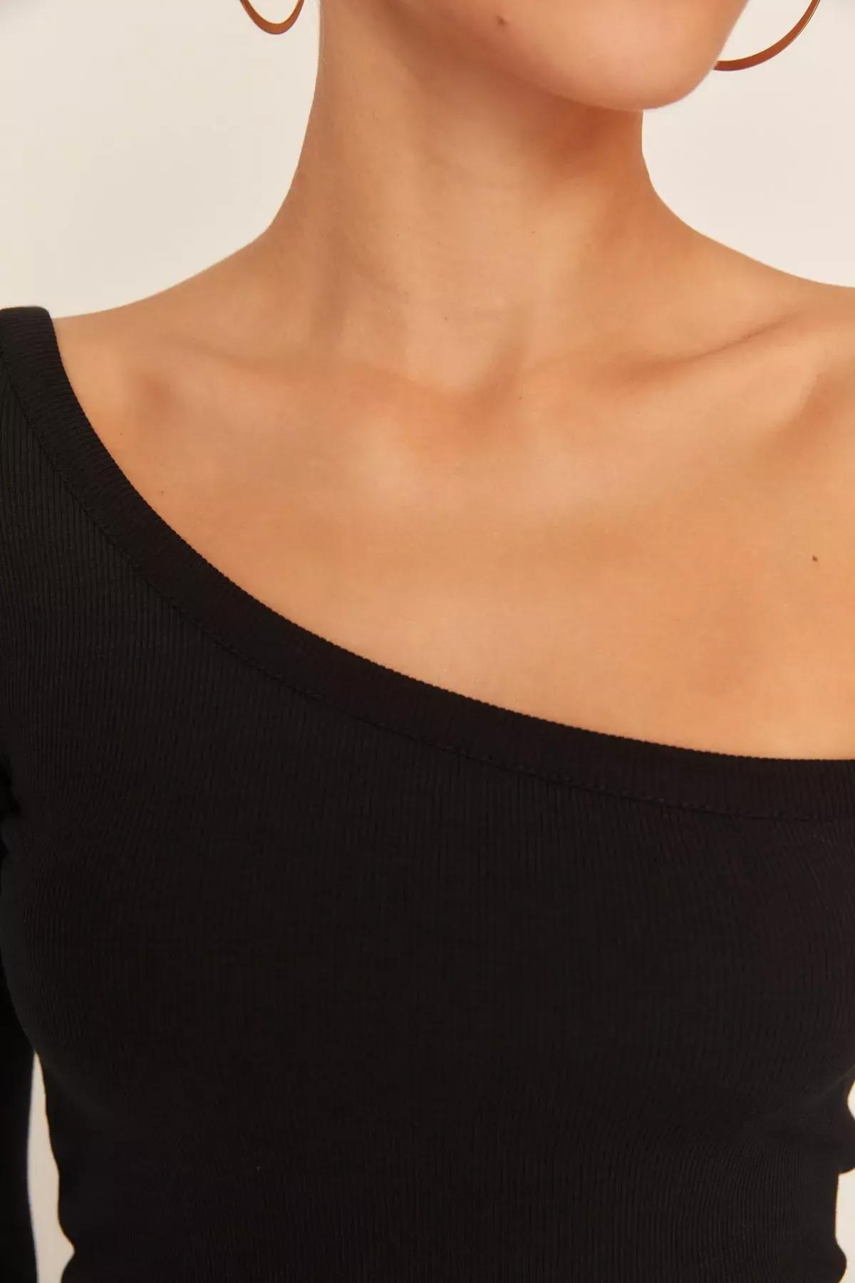 بلوزة بقصة ضيقة، أسود, Black, large image number 4