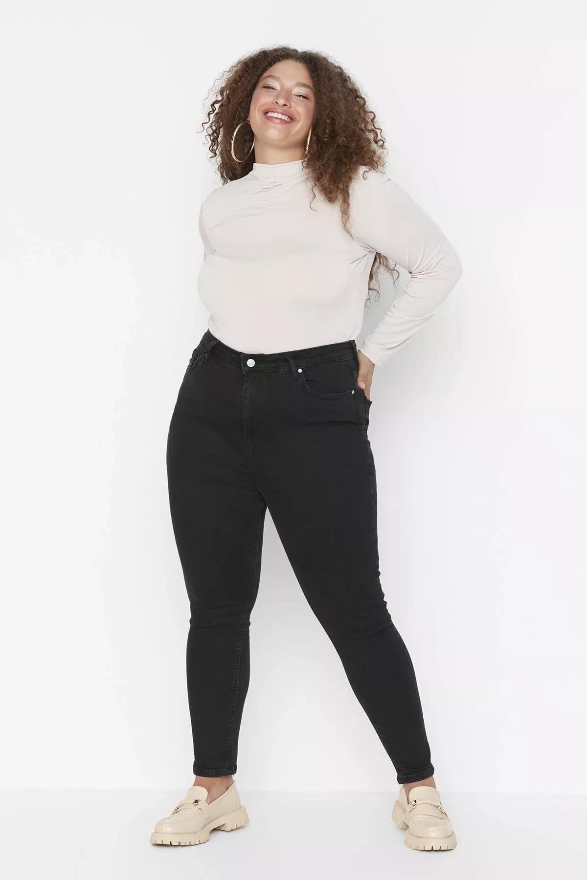 جينز بقصة سكيني فت وخصر مرتفع للمقاسات الكبيرة، أسود, Black, large image number 4