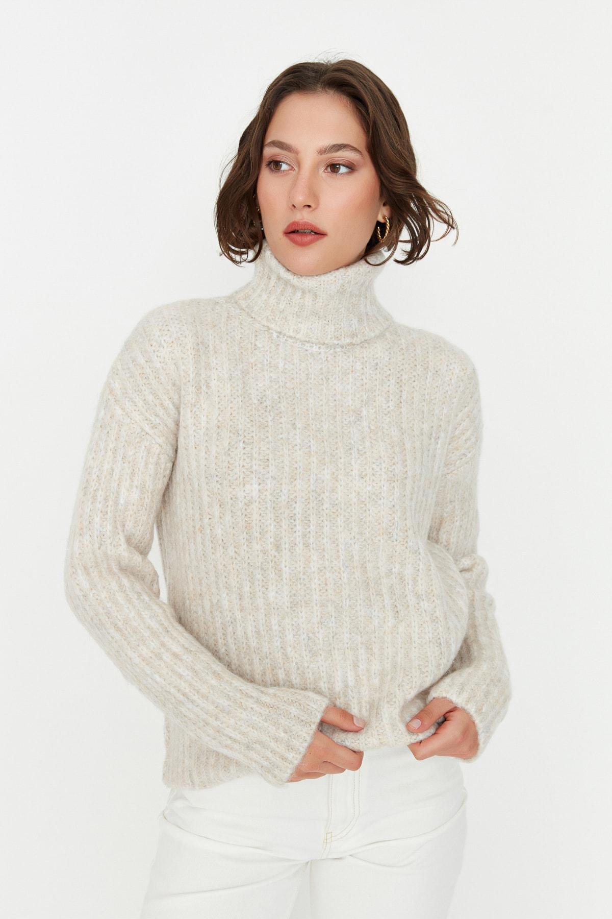 Colourblock Turtleneck Sweater