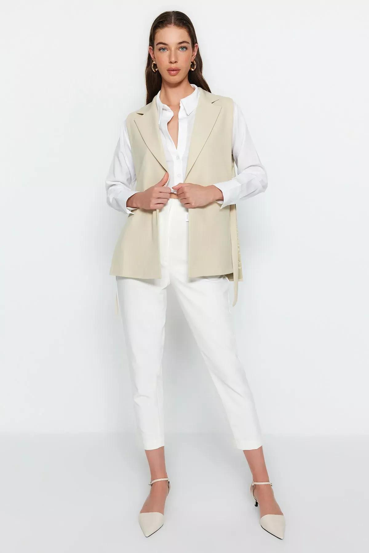 Trendyol - Beige Lapel Collar Fitted Vest