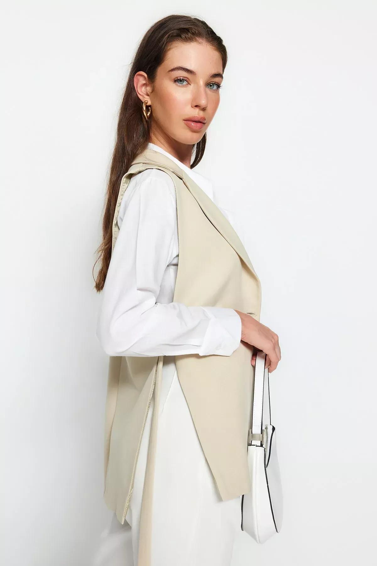 Trendyol - Beige Lapel Collar Fitted Vest