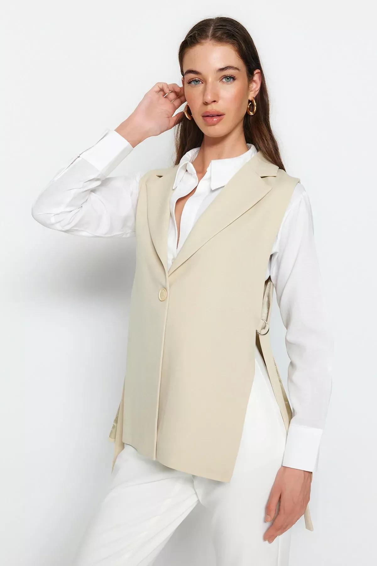 Trendyol - Beige Lapel Collar Fitted Vest