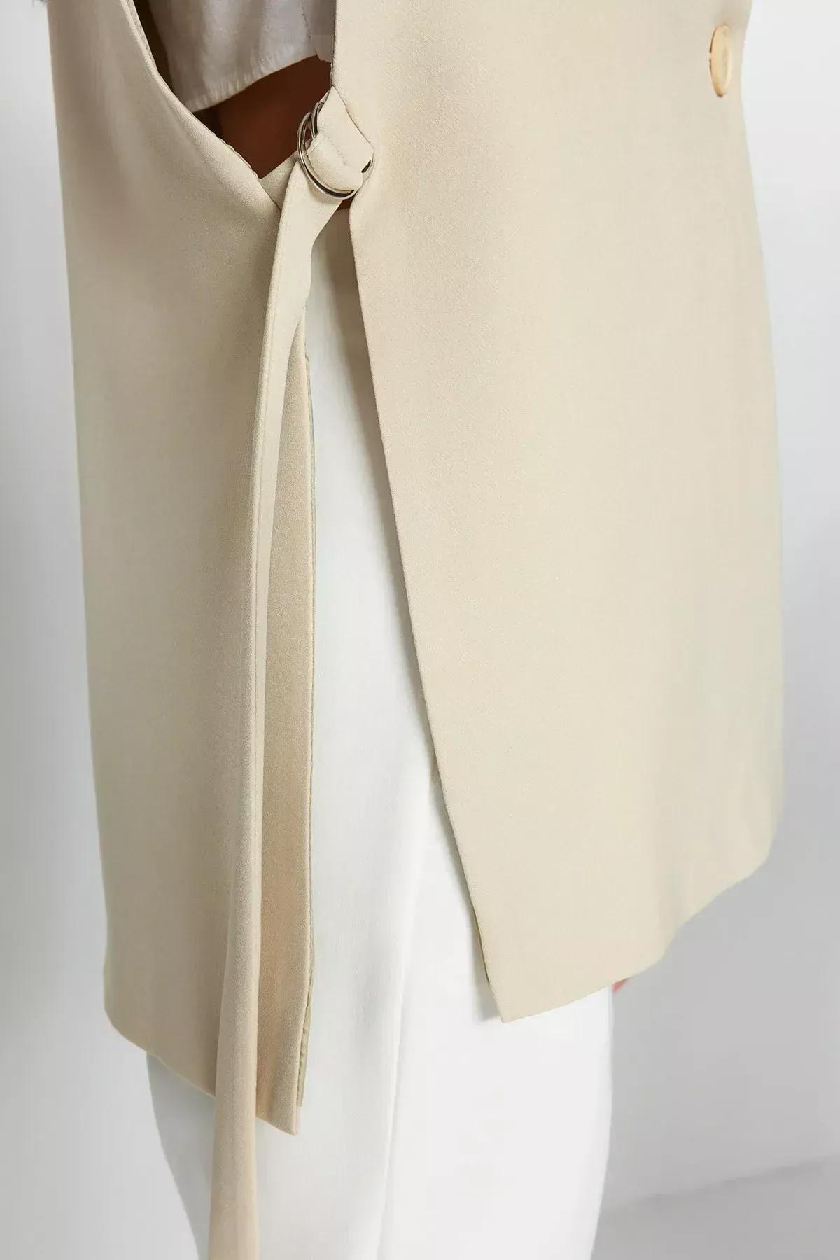 Trendyol - Beige Lapel Collar Fitted Vest