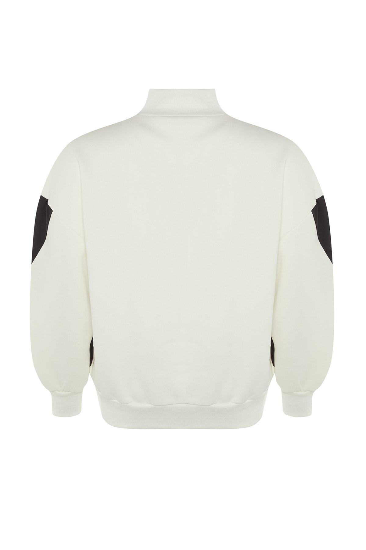 Trendyol - White Standing Collar Plus Size Sweatshirt