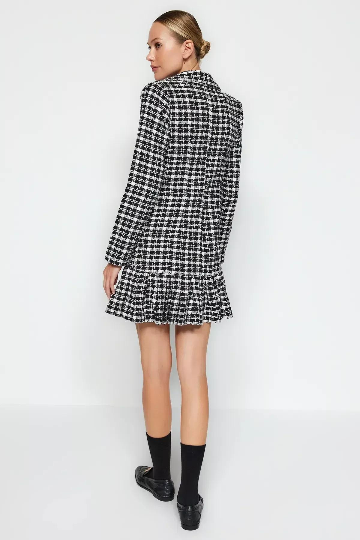 Black Buttoned Ruffled Knit Dress, BLACK, large image number 4