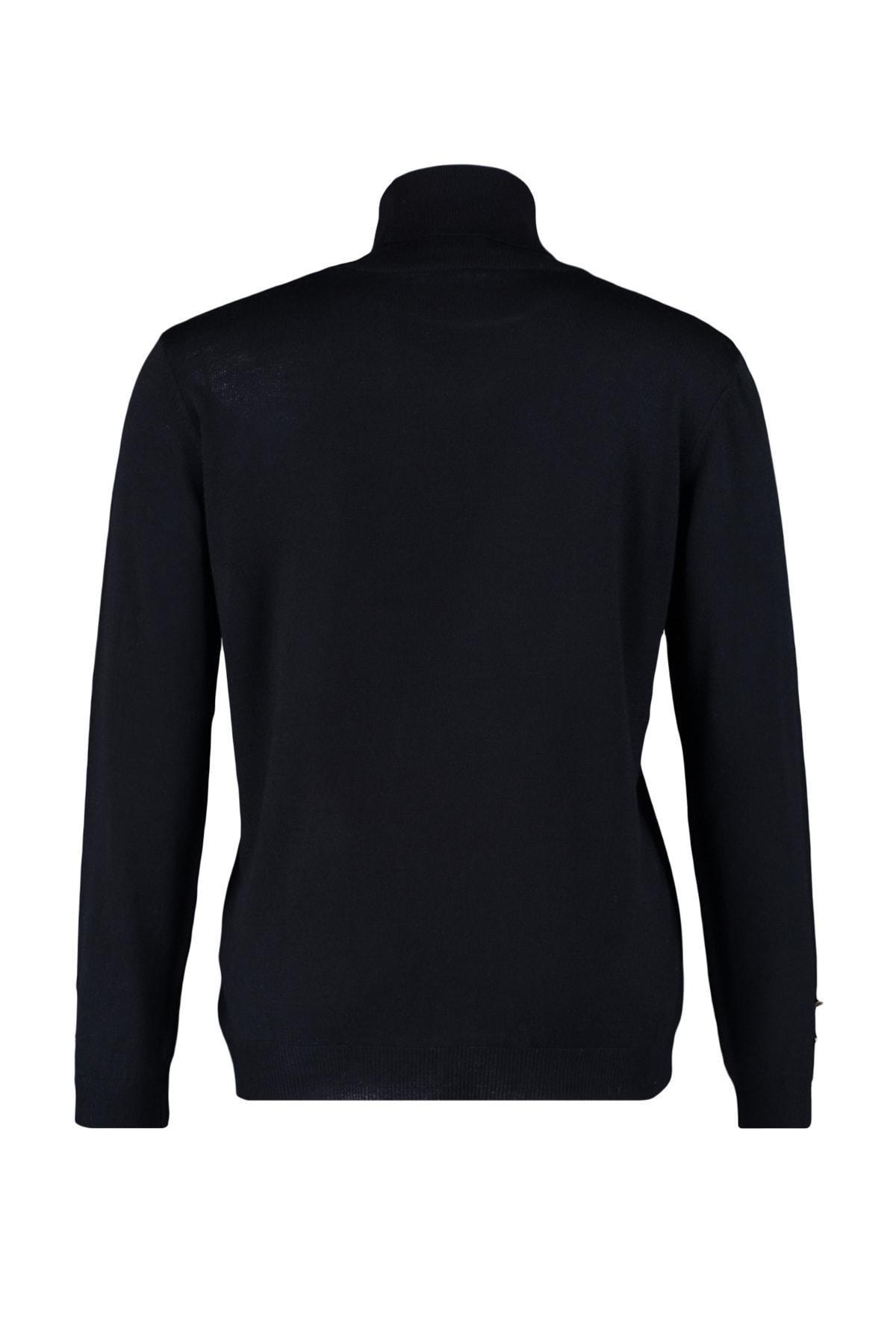 Black Relaxed Turtleneck Plus Size Sweater, , large image number 6