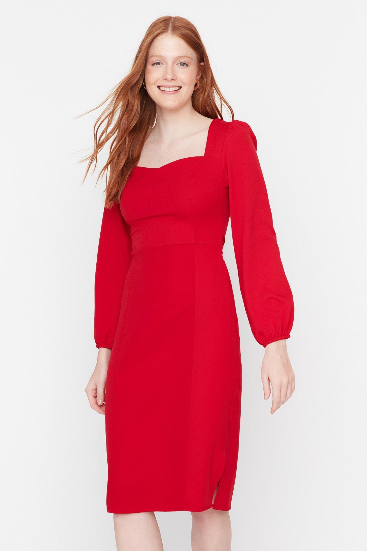 فستان بقصة ضيقة وفتحة رقبة بتصميم قلب، أحمر, Red, large image number 2