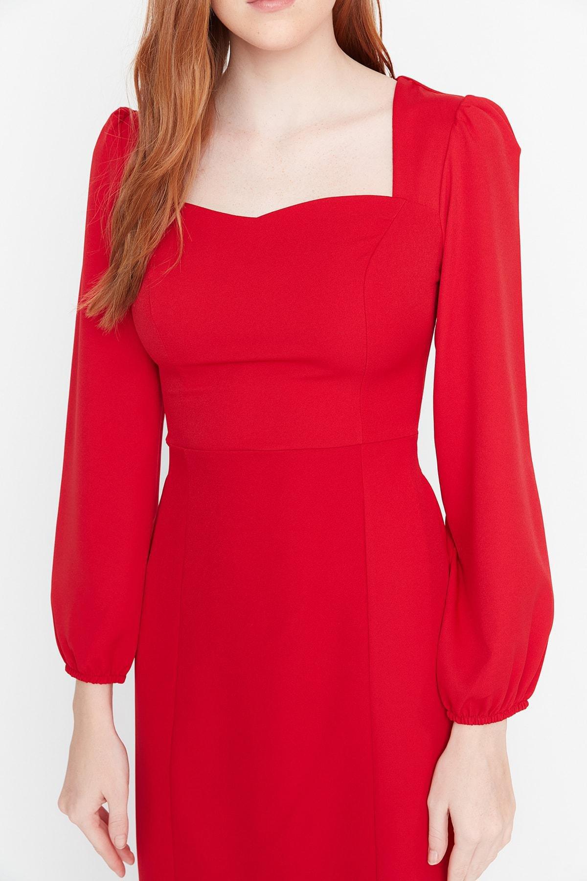 فستان بقصة ضيقة وفتحة رقبة بتصميم قلب، أحمر, Red, large image number 3