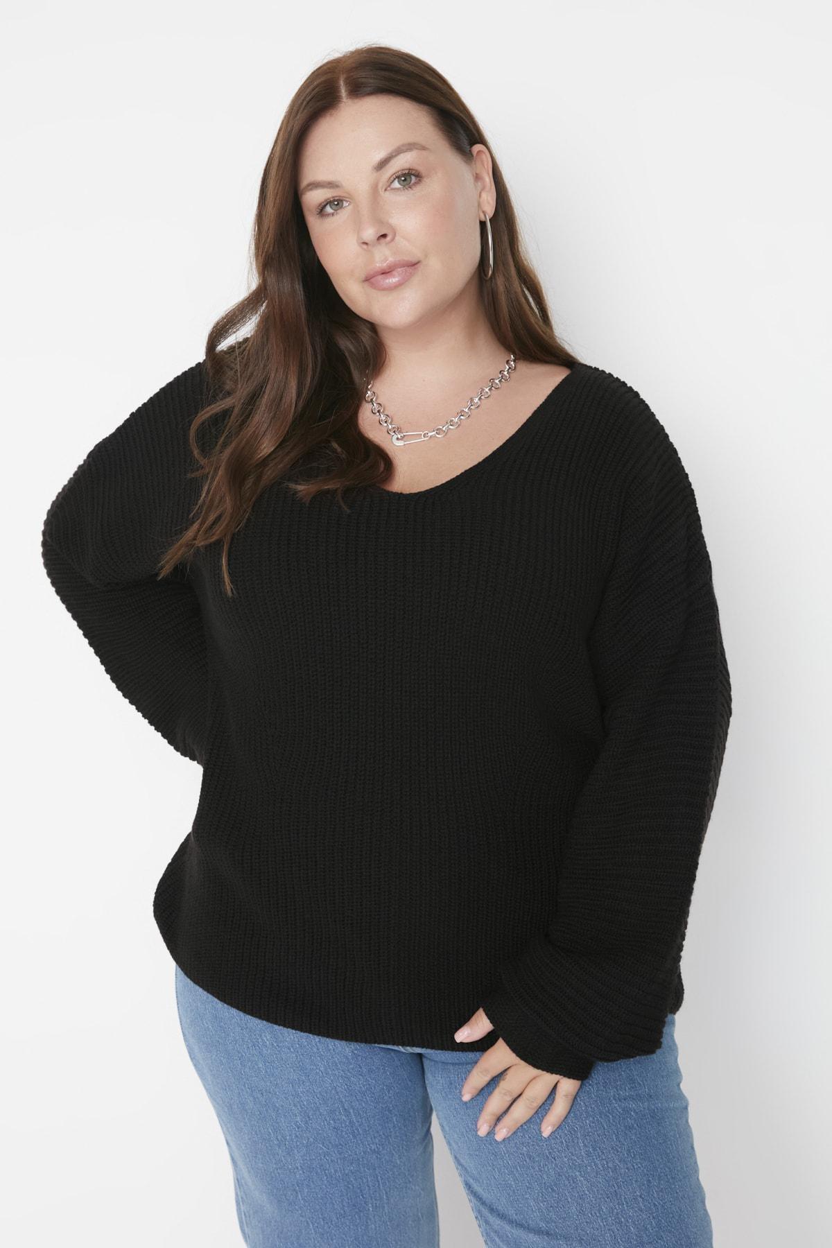Black V-Neck Plus Size Sweater, , large image number 1