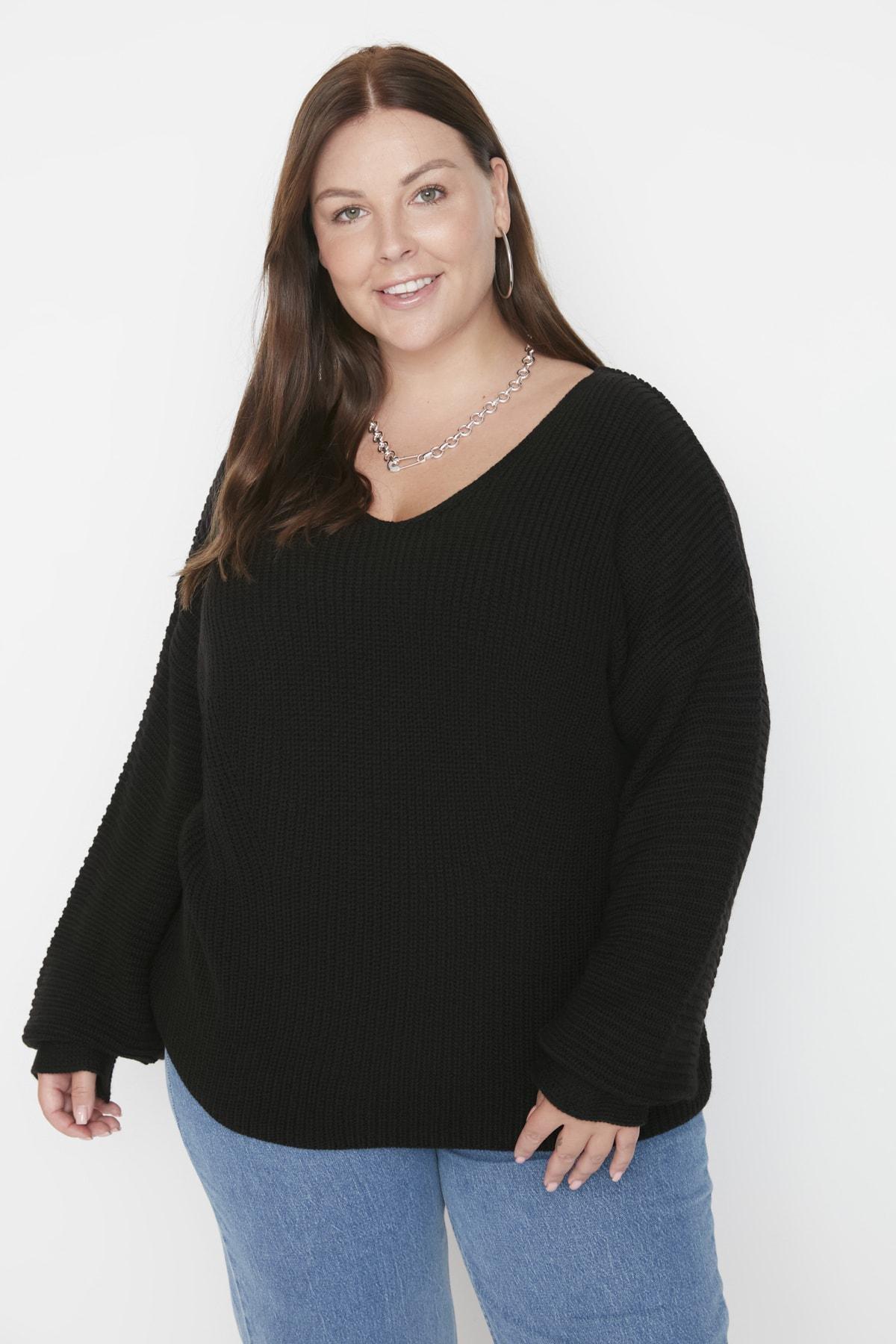 Black V-Neck Plus Size Sweater, , large image number 2