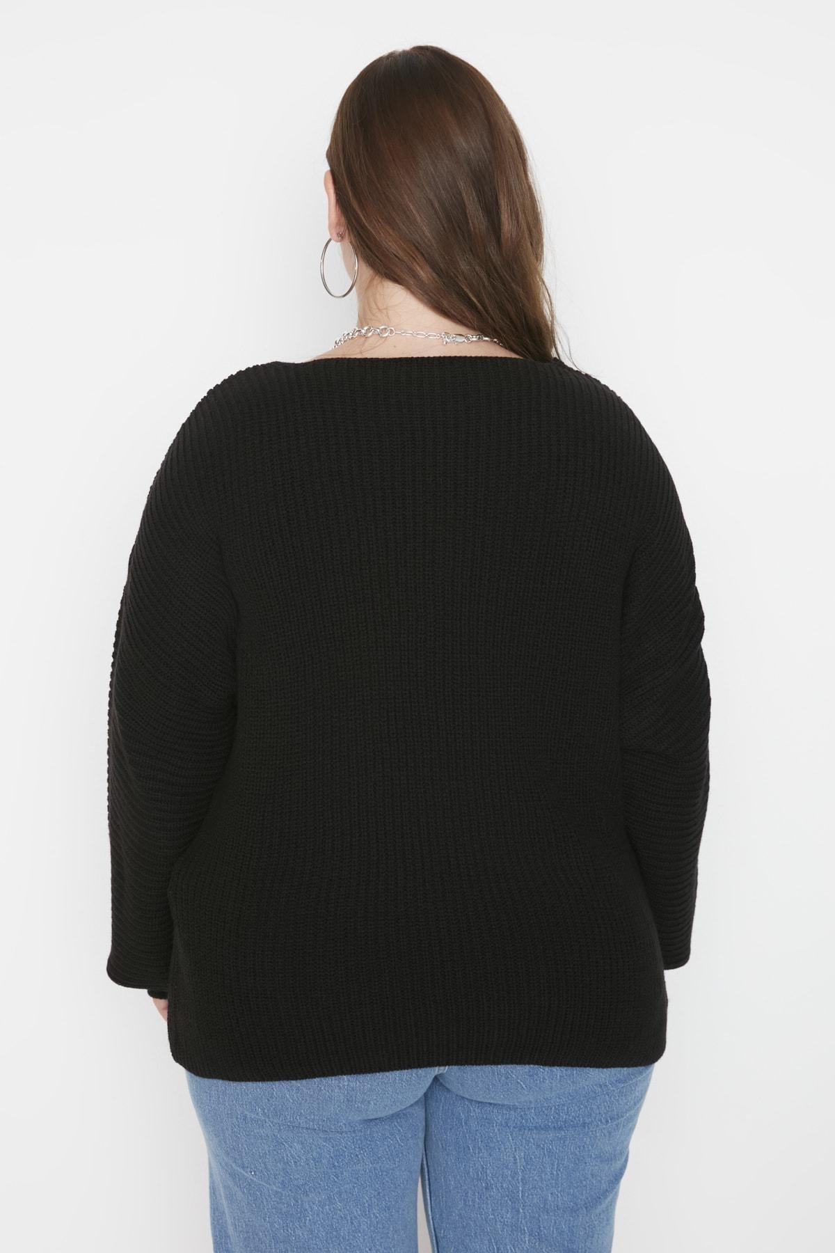 Black V-Neck Plus Size Sweater, , large image number 4