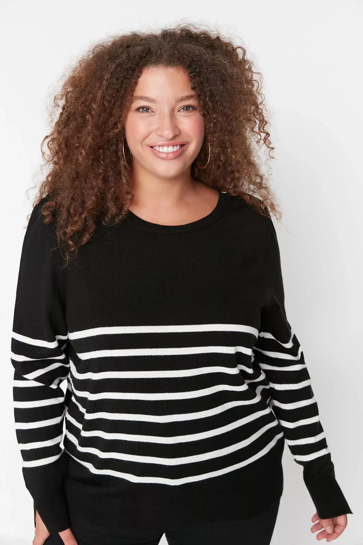 Black Relaxed Crew Neck Plus Size Sweater, Black, medium