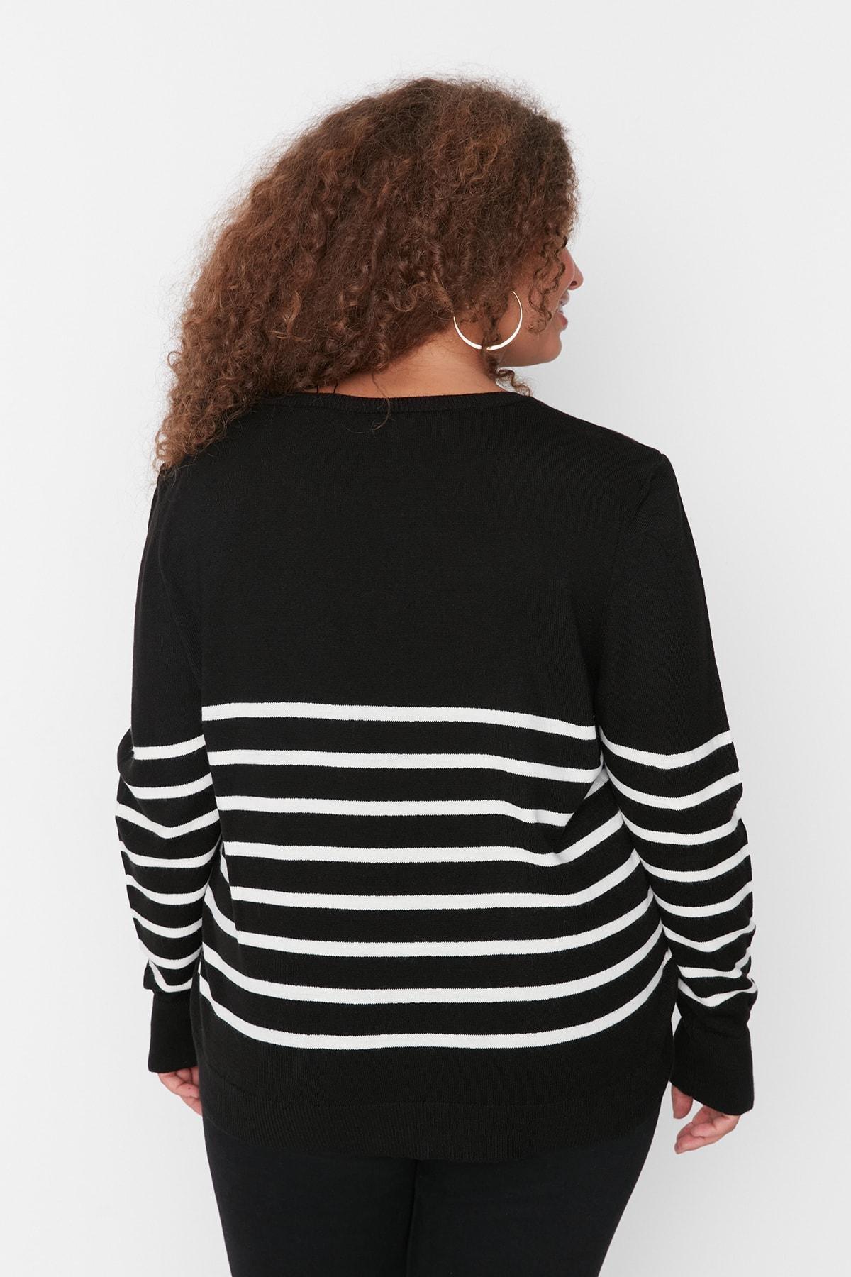 Black Relaxed Crew Neck Plus Size Sweater, , large image number 4