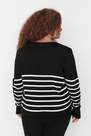 Trendyol - Black Relaxed Crew Neck Plus Size Sweater