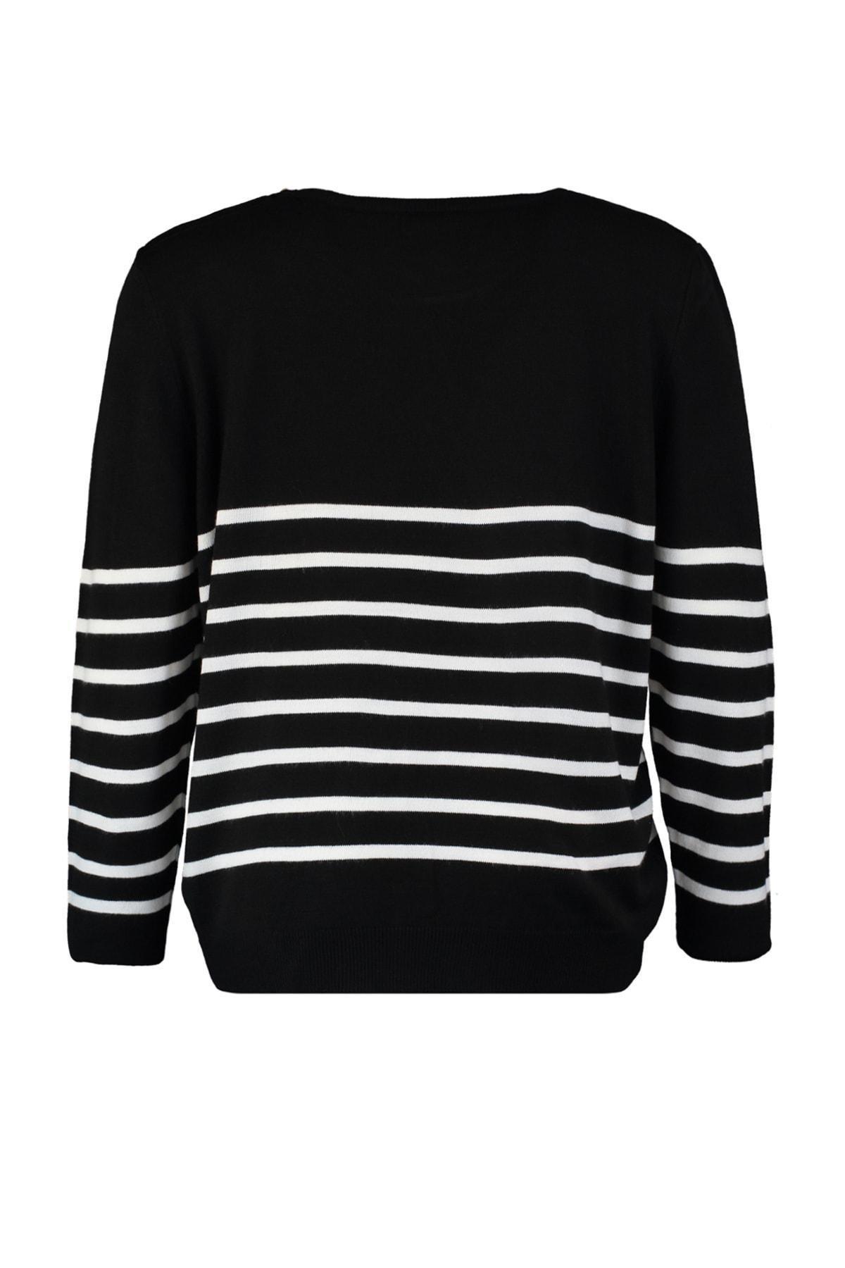 Black Relaxed Crew Neck Plus Size Sweater, , large image number 5