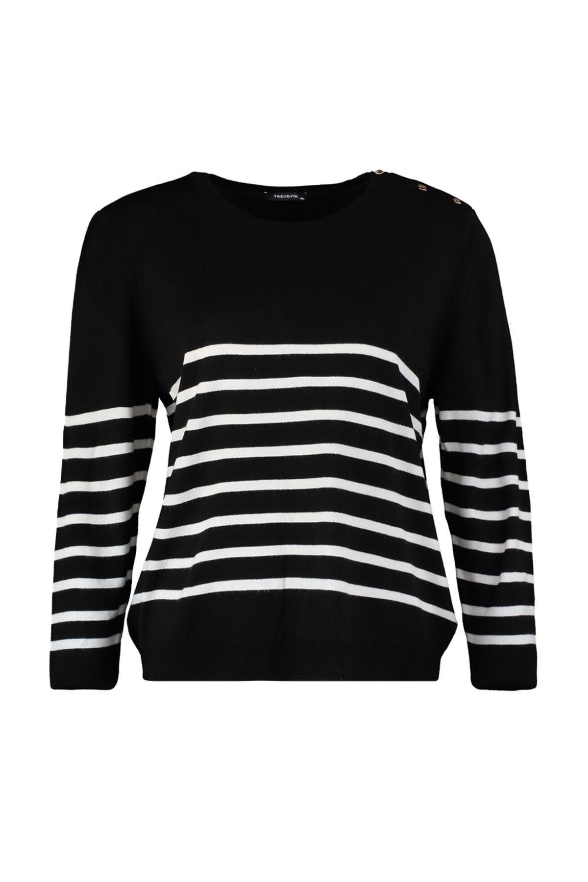 Trendyol - Black Relaxed Crew Neck Plus Size Sweater