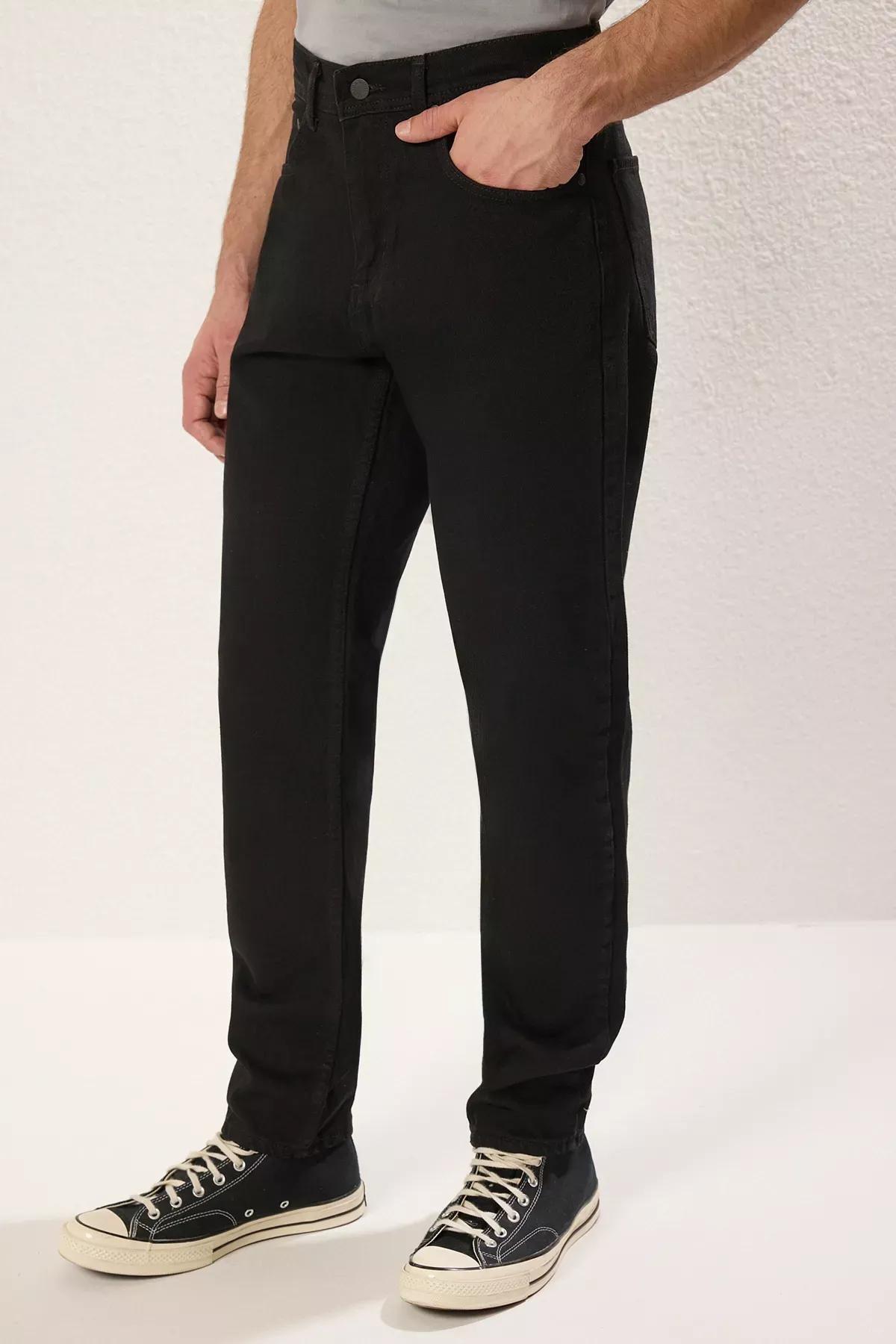Black Essential Fit Jeans, , large image number 0