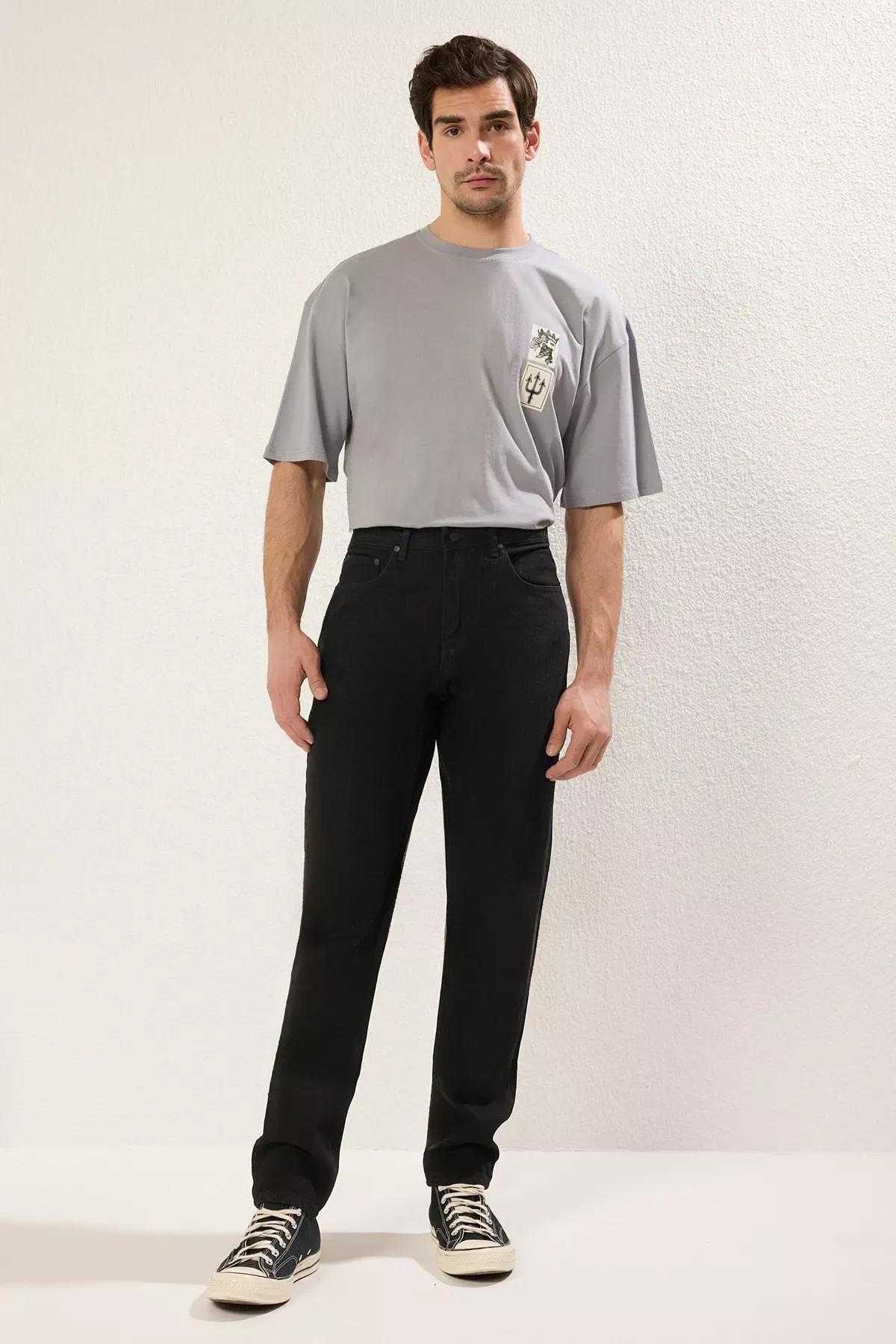 Black Essential Fit Jeans, , large image number 1