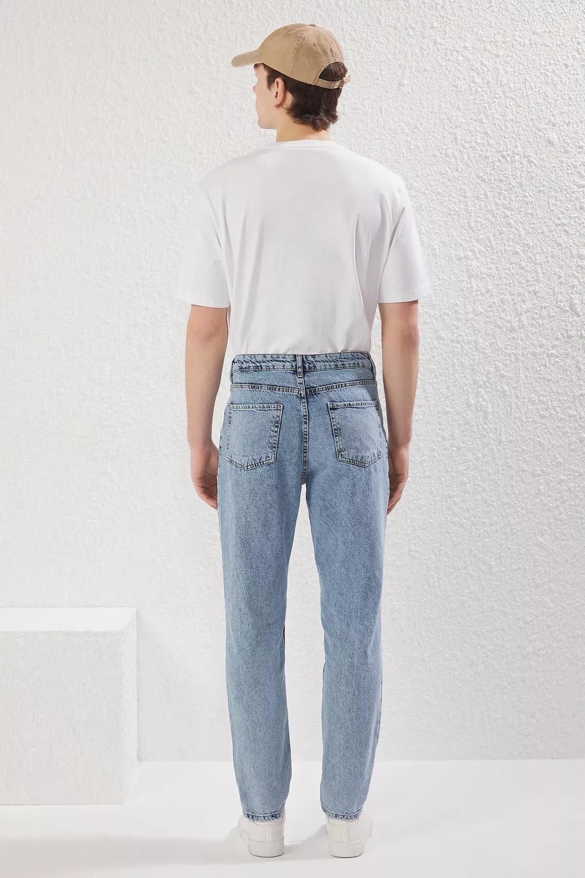 Blue Essential Fit Jeans, , large image number 3