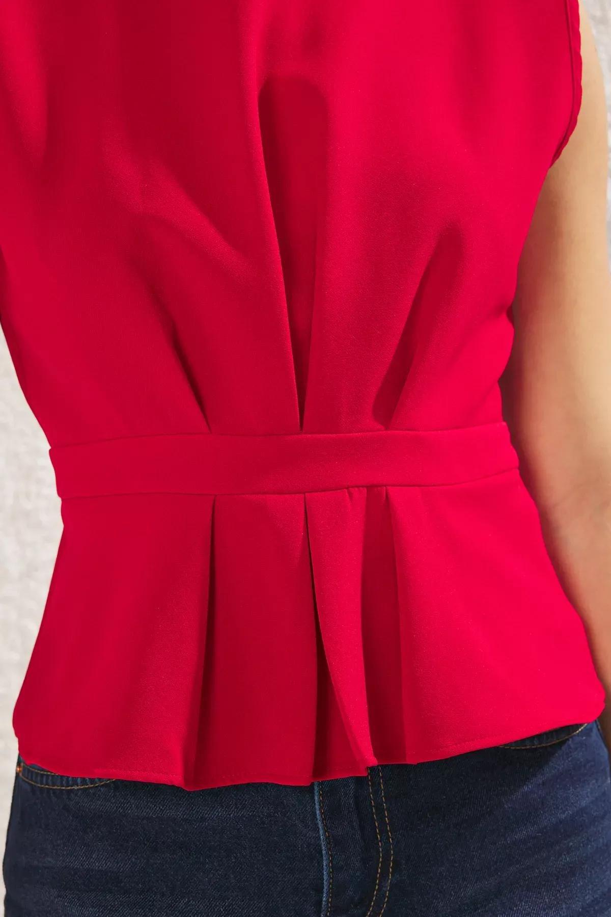Red Sleeveless Woven Blouse, , large image number 3