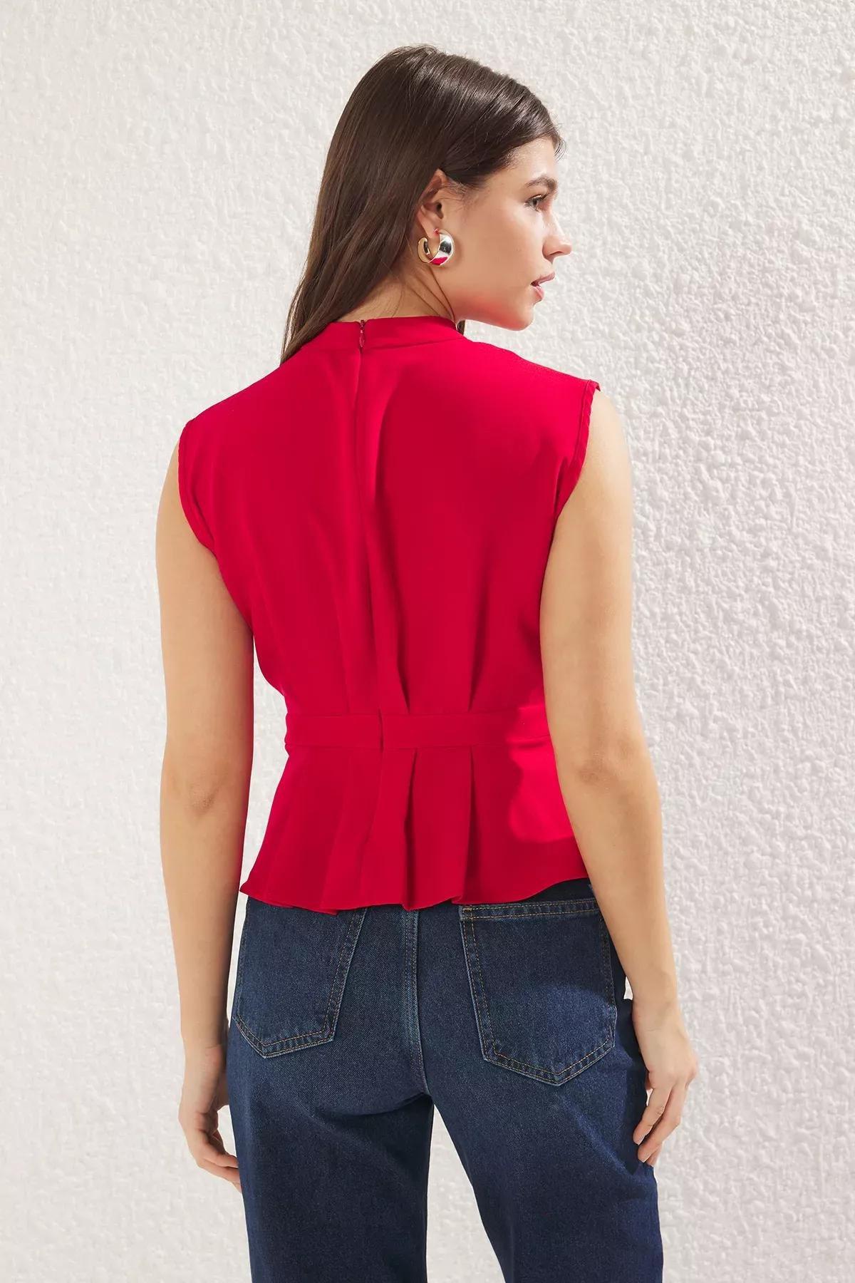 Red Sleeveless Woven Blouse, , large image number 4
