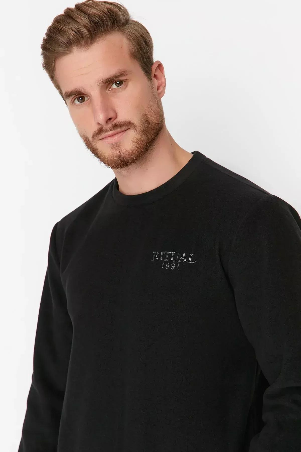 Black Crew Neck Sweatshirt, Black, large image number 1