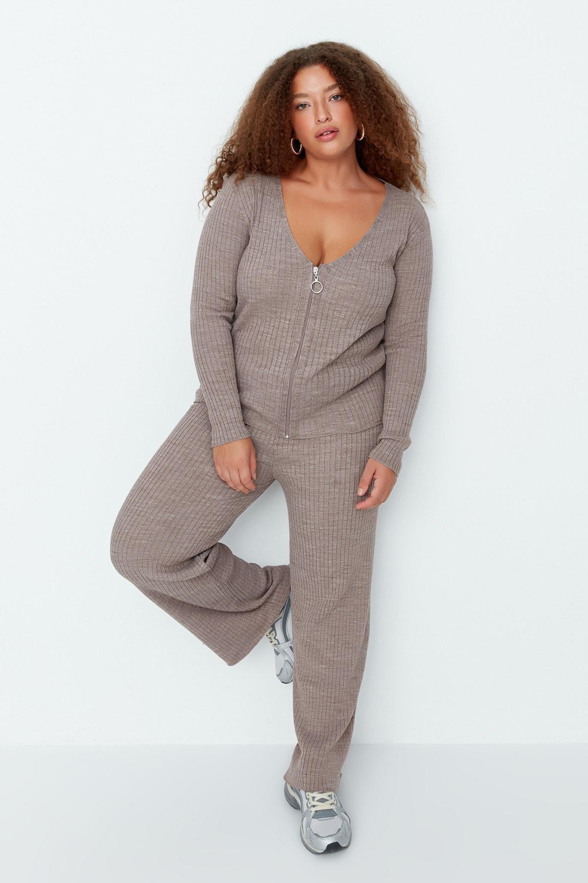 Brown V-Neck Plus Size Co-Ord Set, , large image number 1