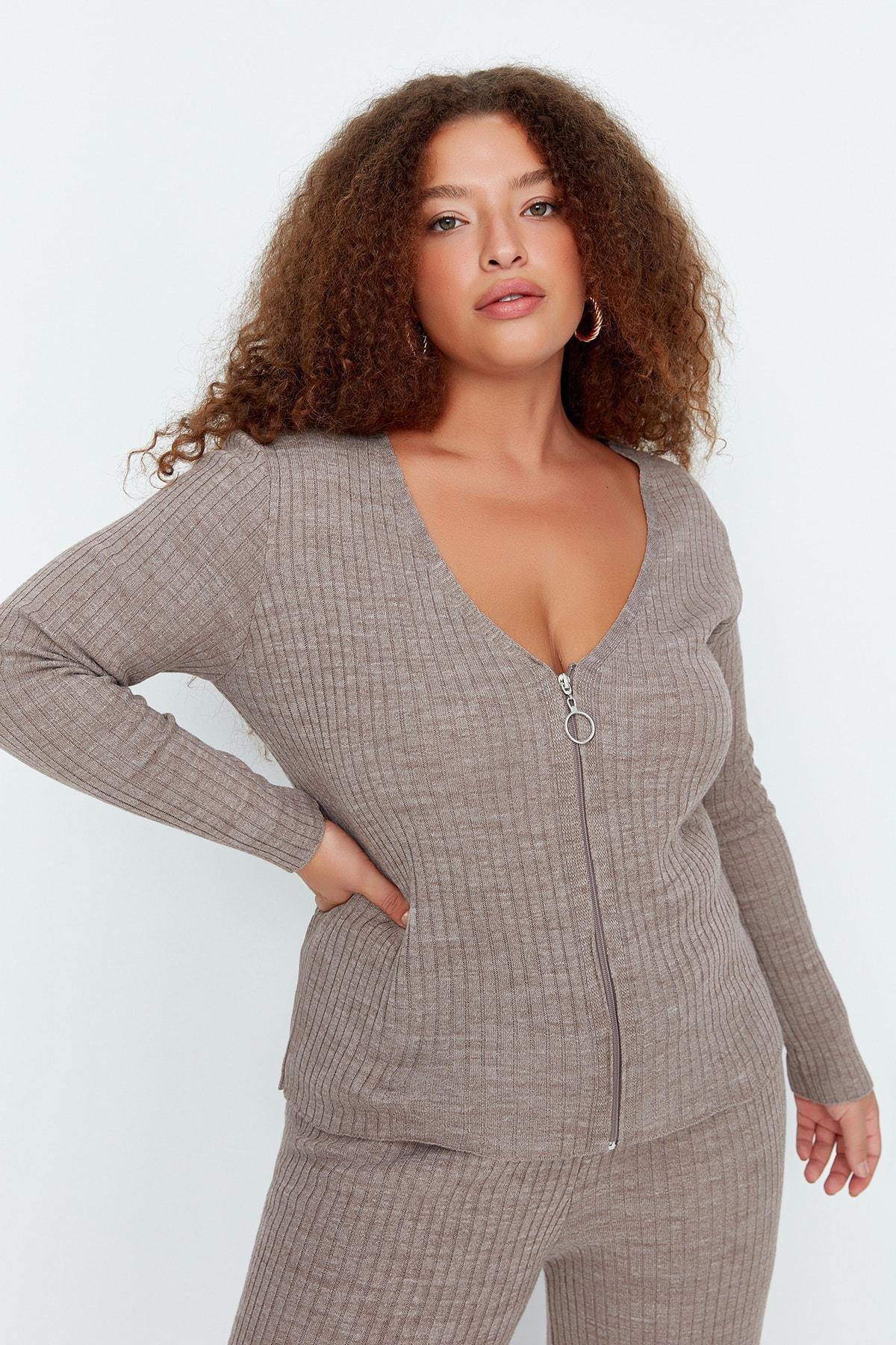 Brown V-Neck Plus Size Co-Ord Set, , large image number 2
