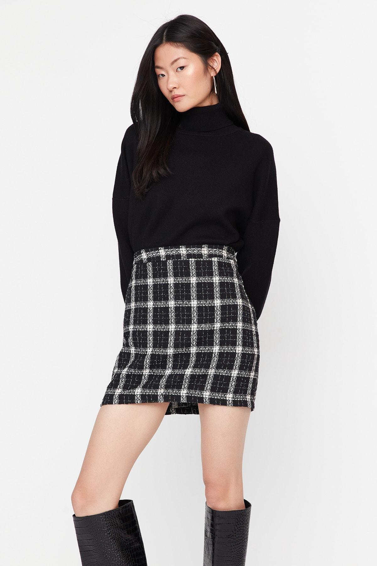 Checkered mini shop pencil skirt